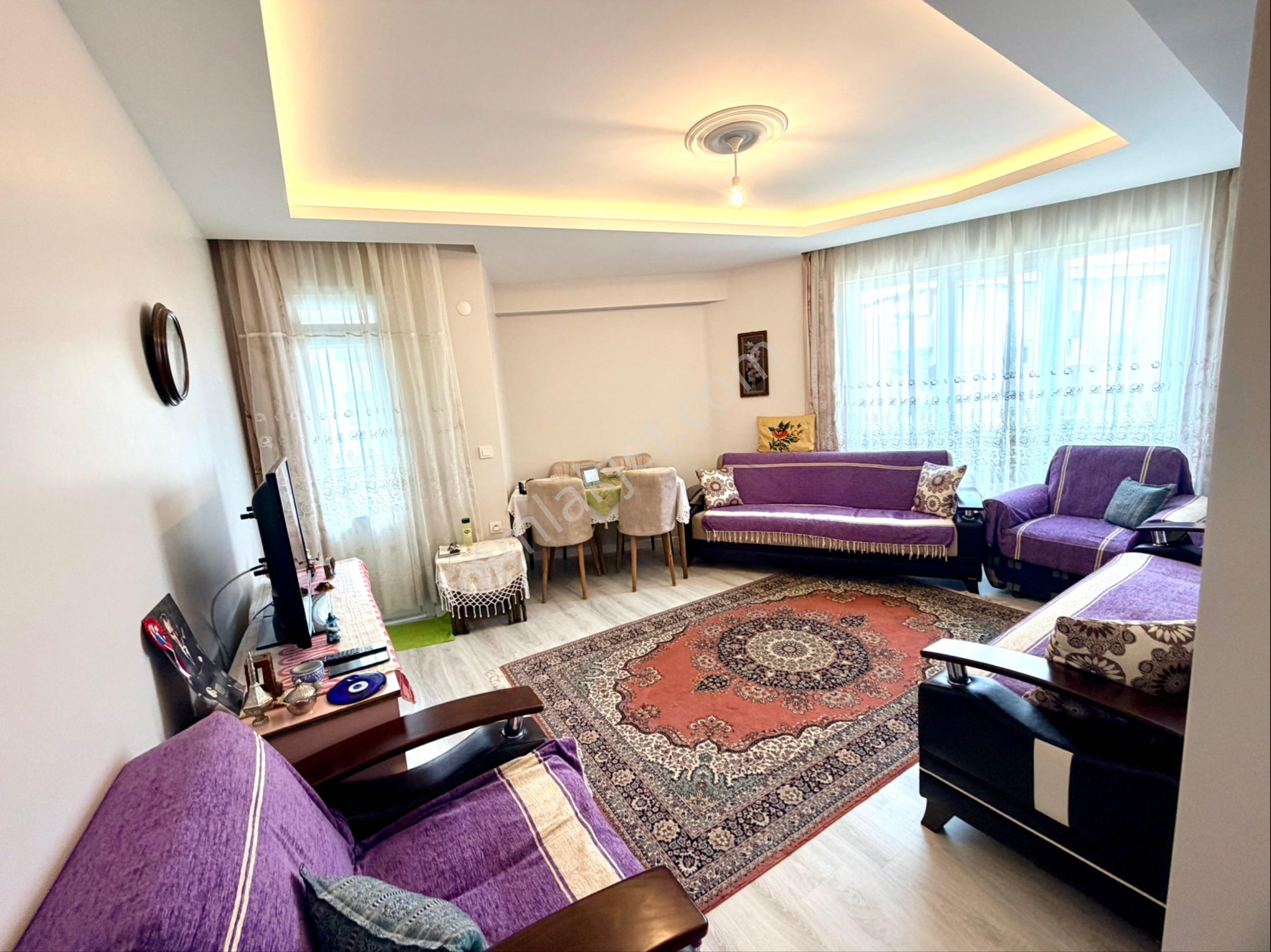 Bahçelievler Yenibosnada Öncephe Satılık Daire 2 Kat 2+1 Yeni Bina
