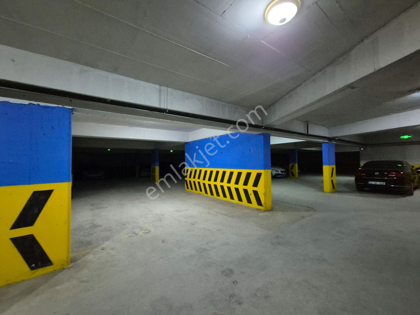 Garanti Emlak'tan - Şehrin En Elit Sitesinde - 180 M² 3+1 Daire - Görsel 2