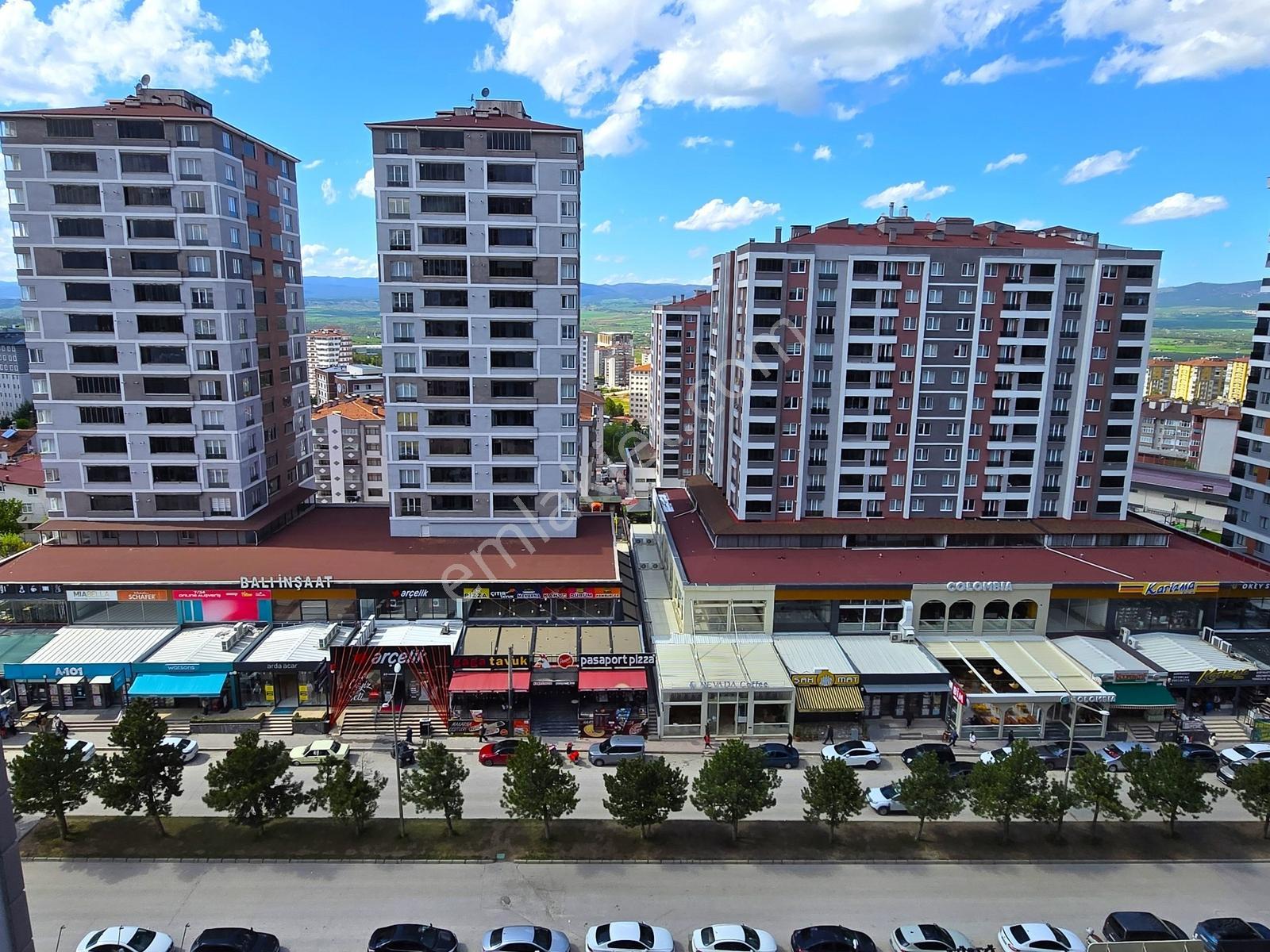 Garanti Emlak'tan - Şehrin En Elit Sitesinde - 180 M² 3+1 Daire - Görsel 15