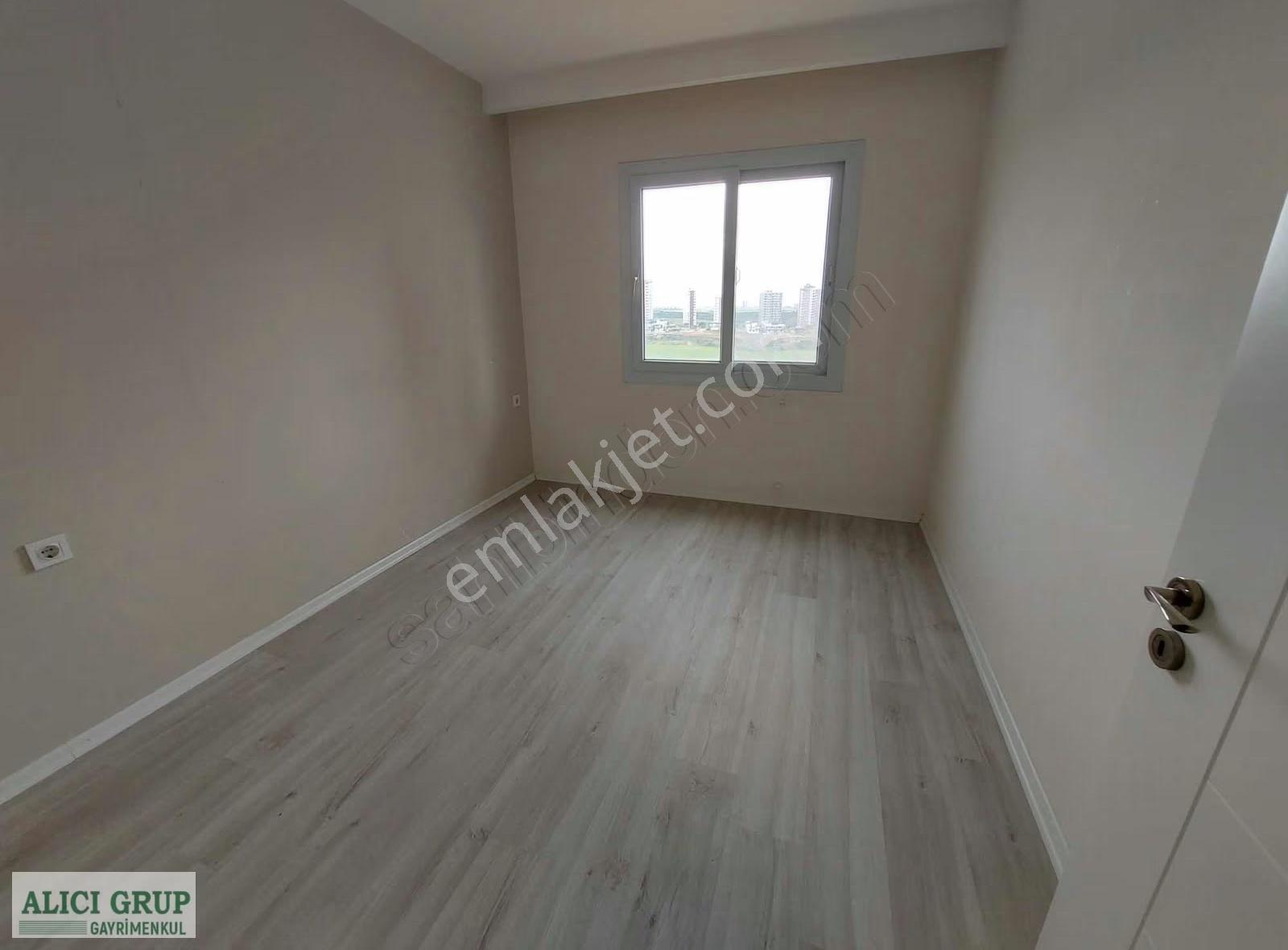 #stad Yakını İskanlı Az Katlı Hasarsız Binada Satılık 1+1 Daire - Görsel 9
