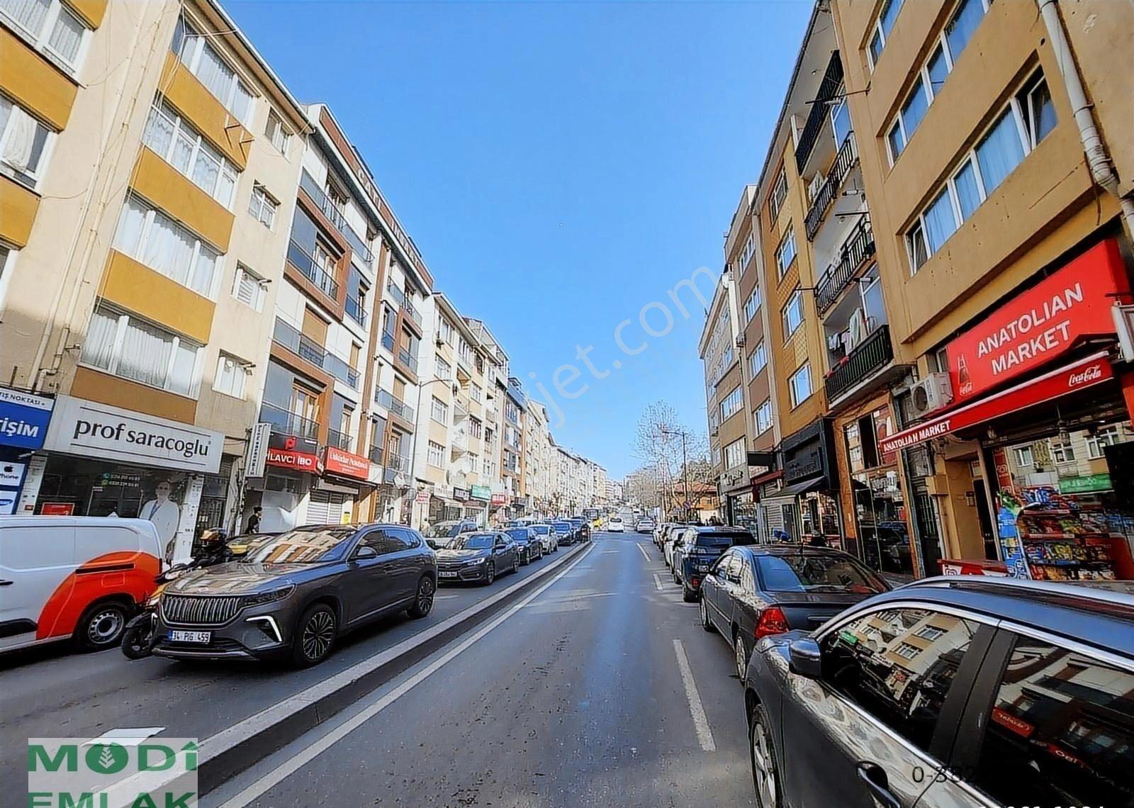 Üsküdar Merkezde Cadde Üzeri Satılık Bina - Görsel 3