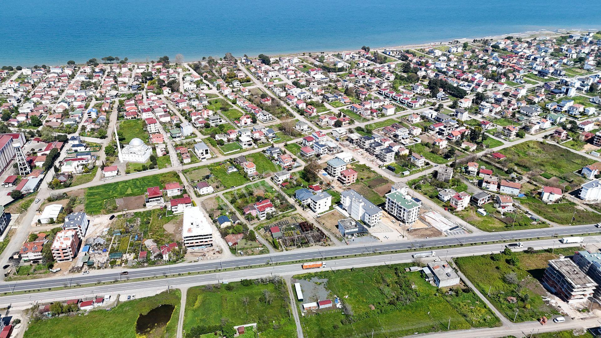 Anayolun Altında Köşe Başı Kiralık Arsa