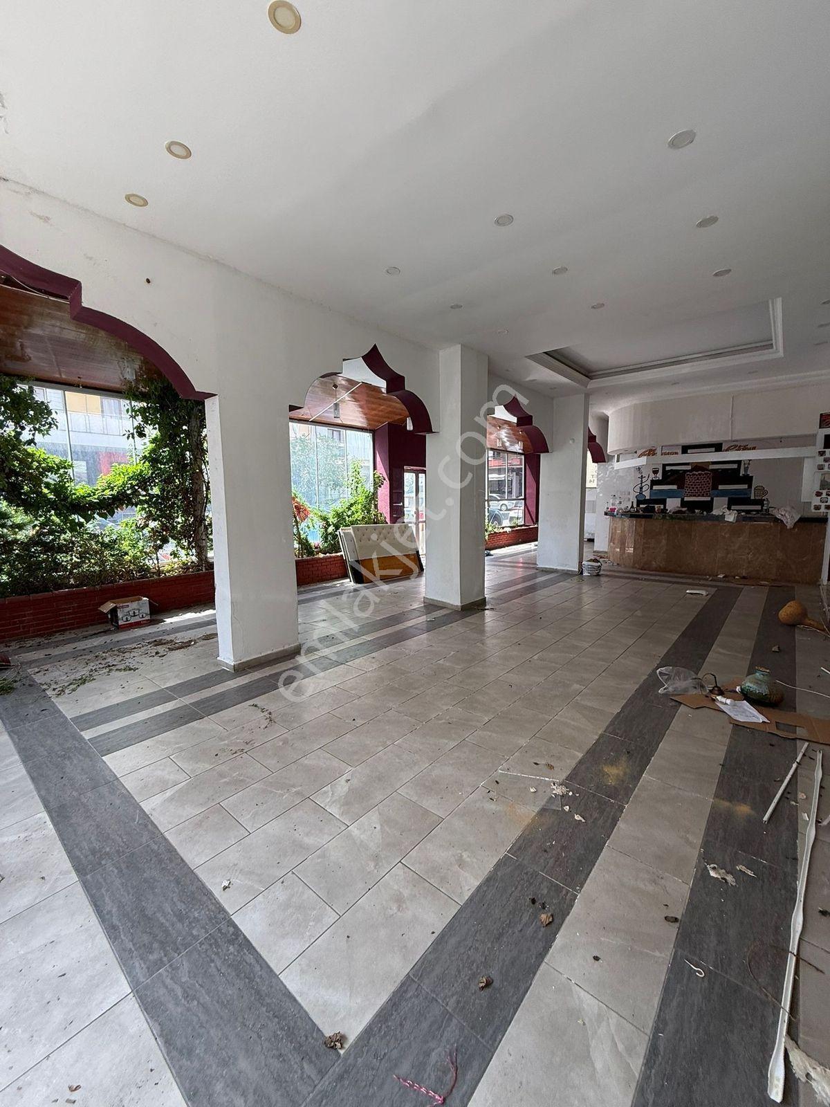 Güllerpınarı Mahallesinde Prestijli Lokasyonda Kiralık İş Yeri