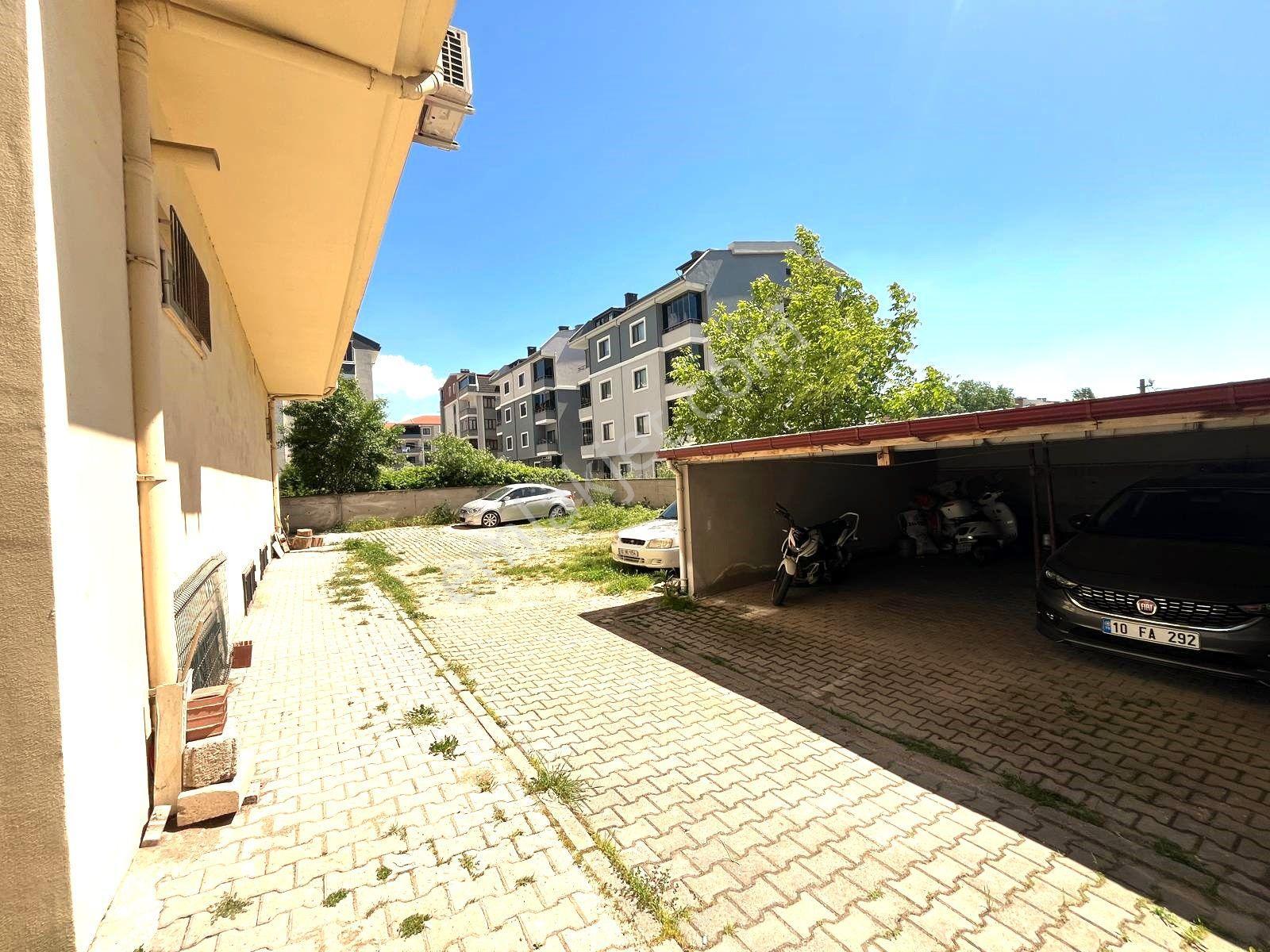C21 Bal'dan Paşaalanı Mah.'de Merkezi Konumda Kiralık 3+1 Daire - Görsel 7
