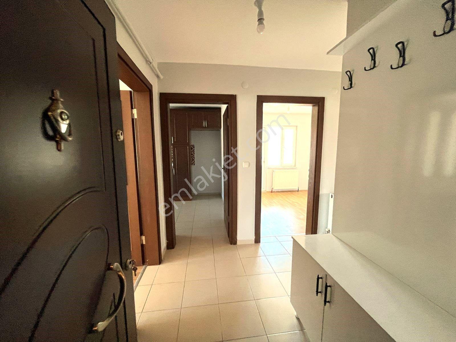 C21 Bal'dan Paşaalanı Mah.'de Merkezi Konumda Kiralık 3+1 Daire - Görsel 13