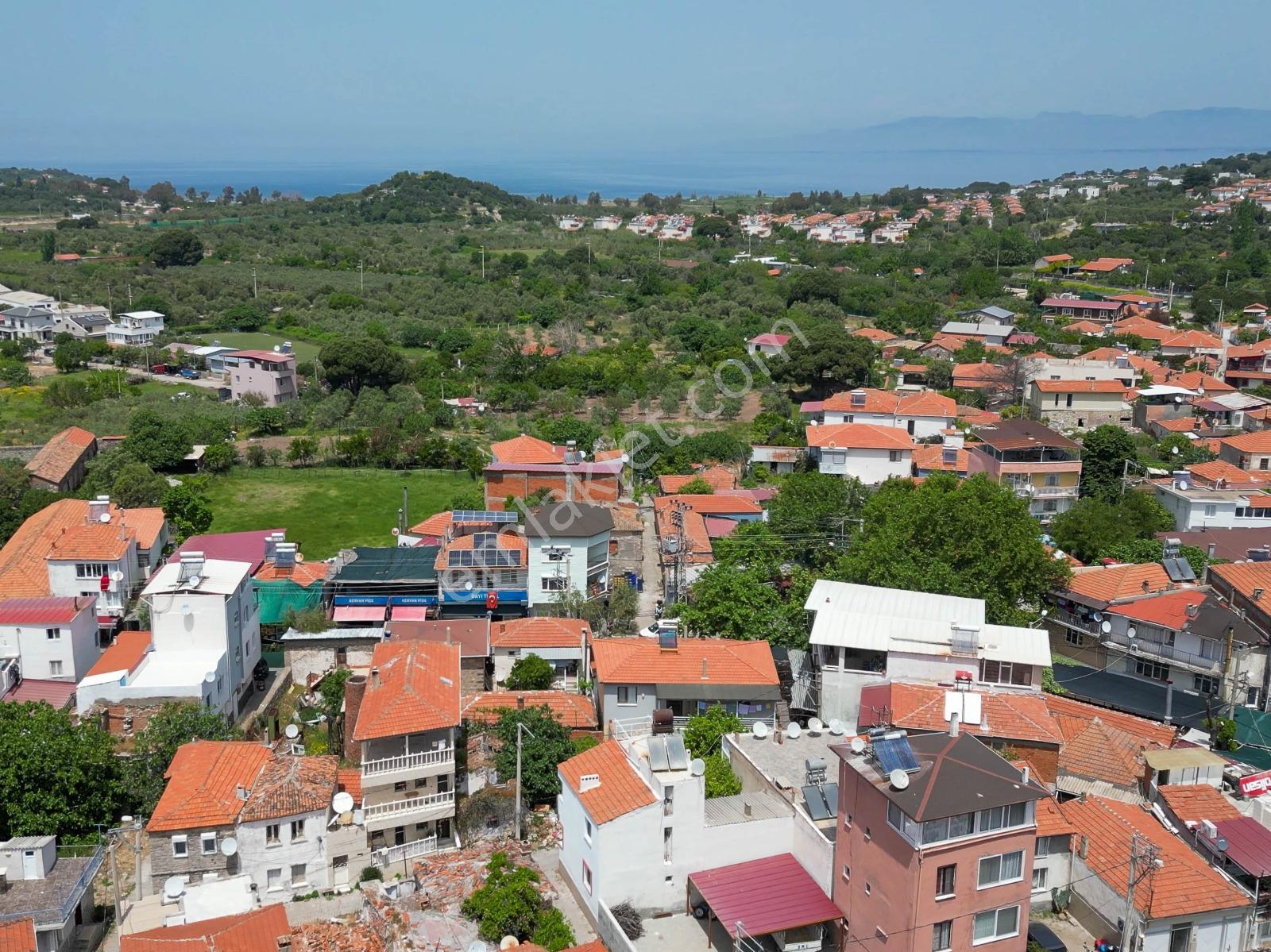 Dikili Bademli Merkezde, Kentsel Sit Alanında Avlulu Kargir Ev - Görsel 19