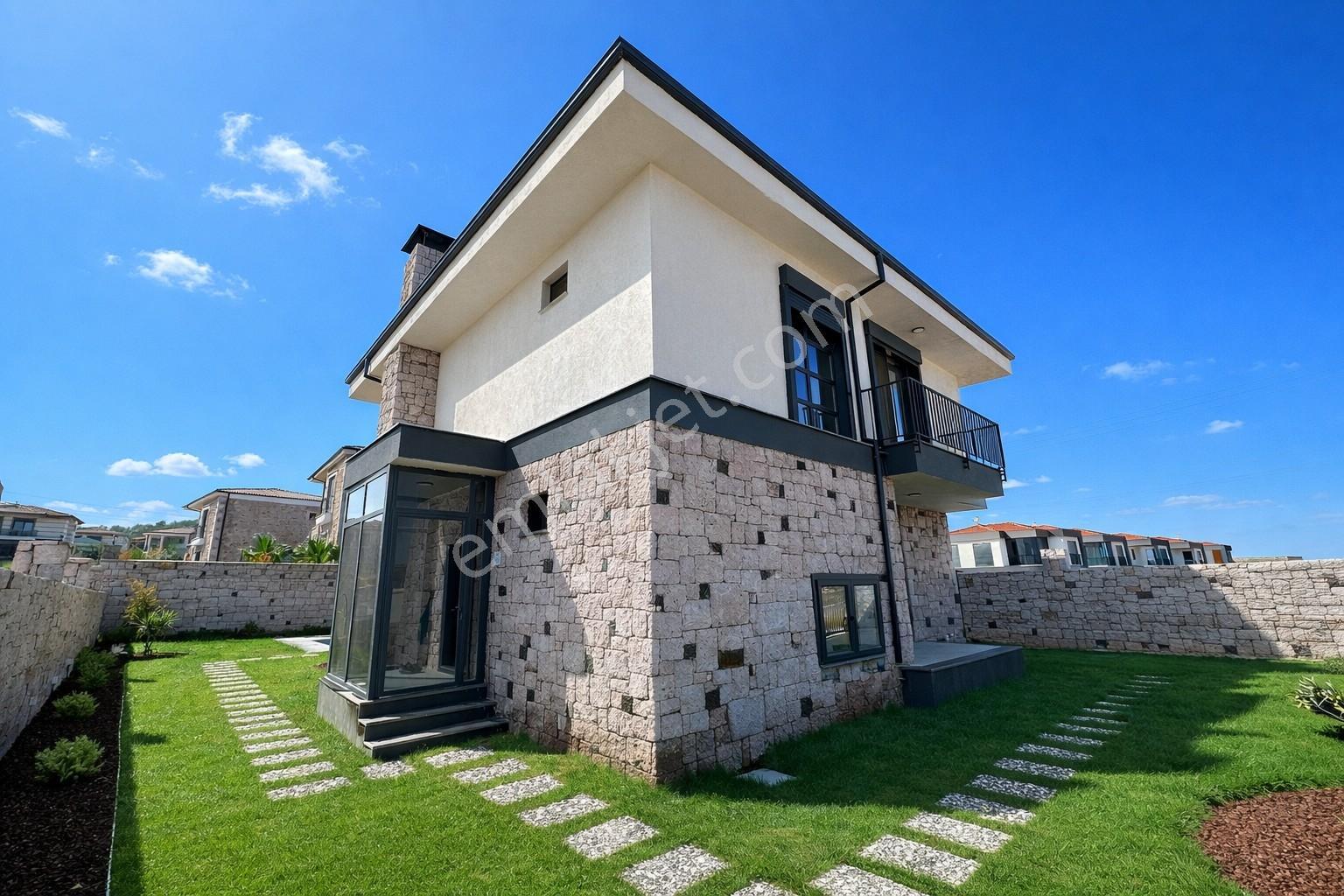 Umas Solutıon'dan Cunda'da 4+1 Havuzlu Büyük Bahçeli Villa - Görsel 13