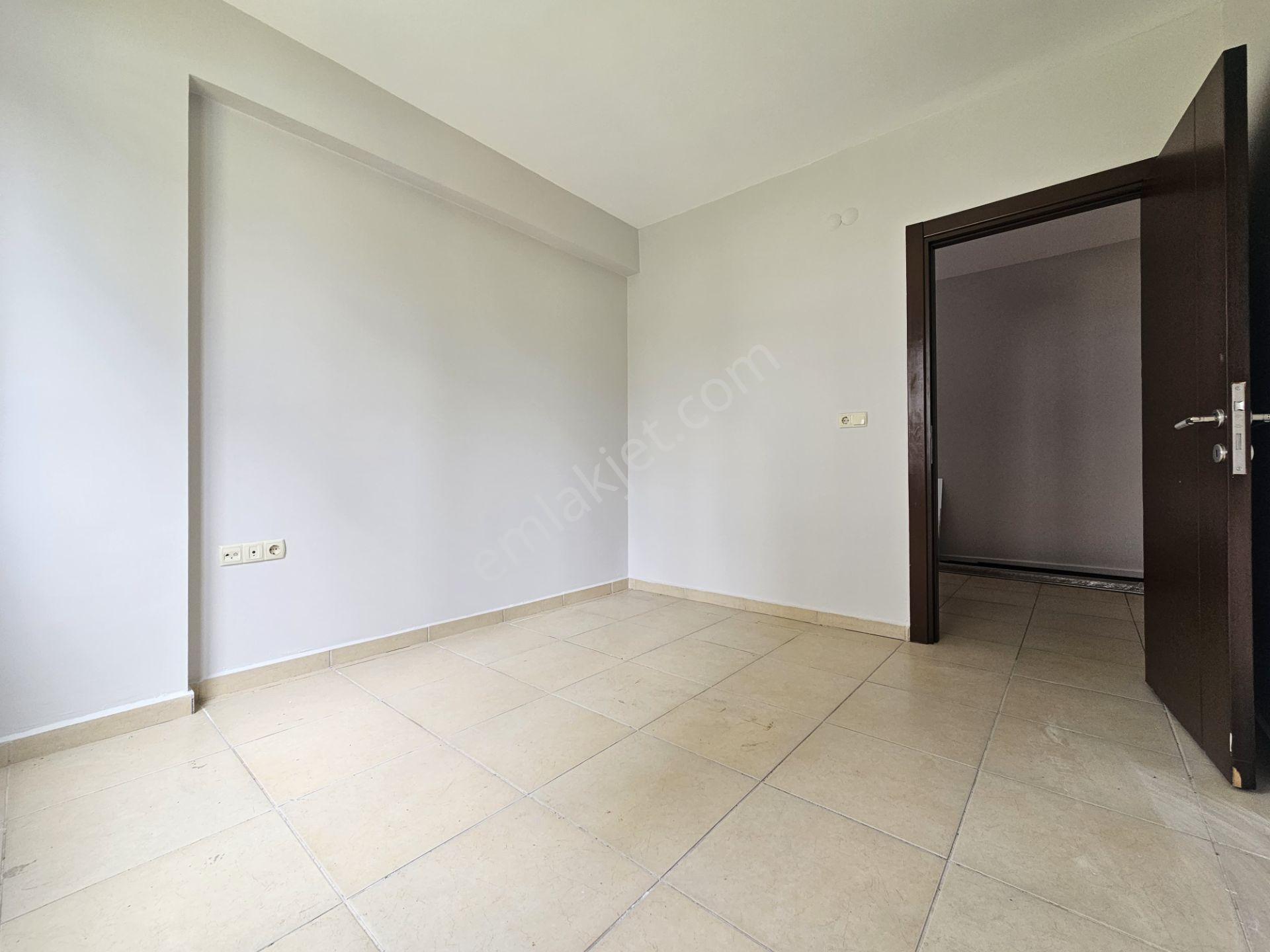 Mersin Yenişehir Çiftlikköyde Satılık 2+1 Ofis - Görsel 19