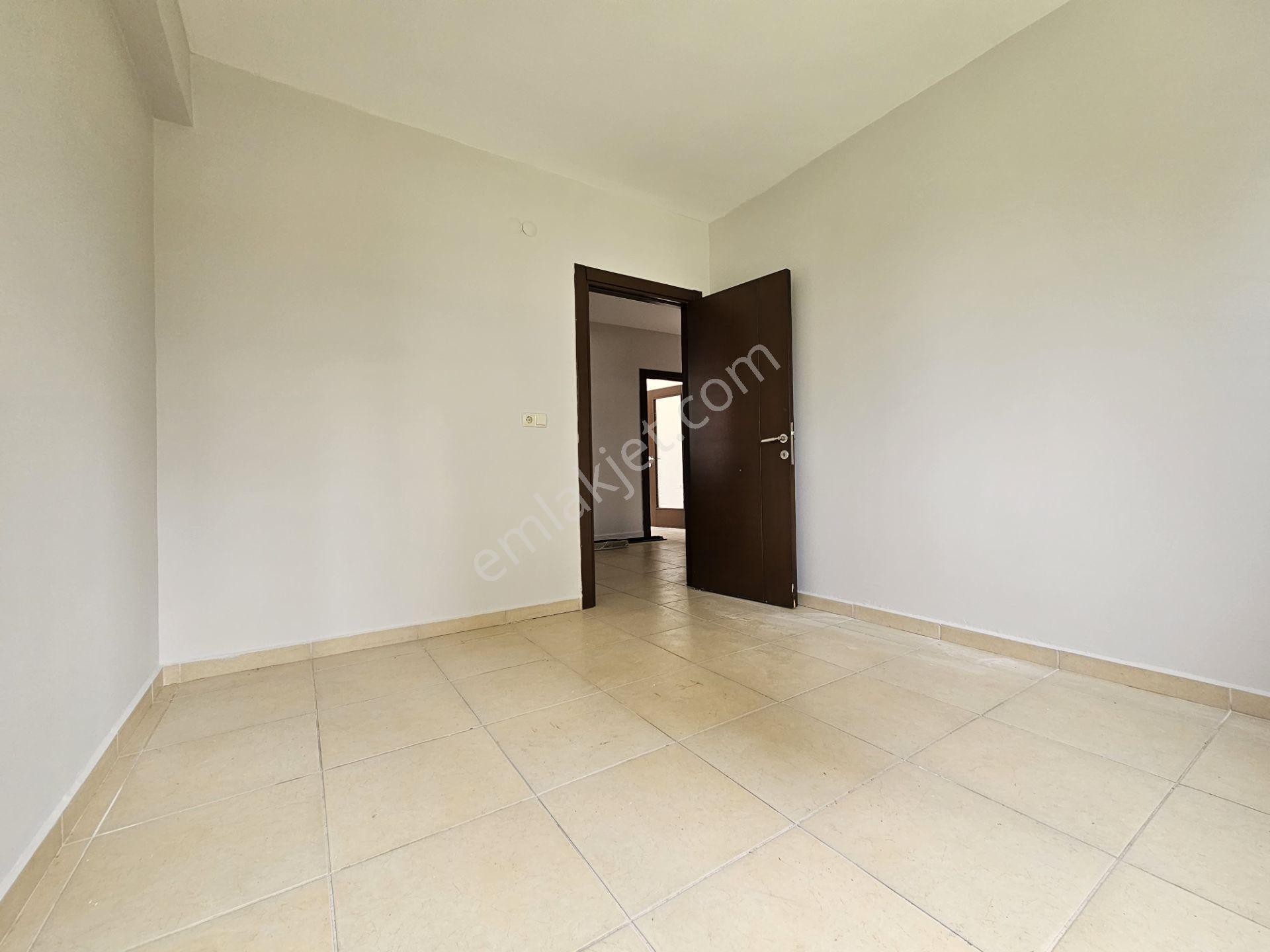 Mersin Yenişehir Çiftlikköyde Satılık 2+1 Ofis - Görsel 8