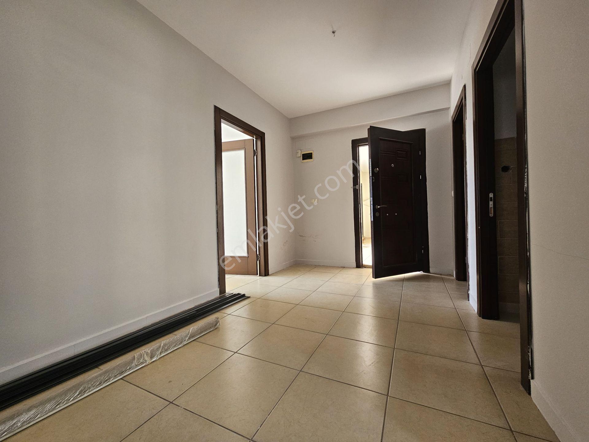 Mersin Yenişehir Çiftlikköyde Satılık 2+1 Ofis - Görsel 23