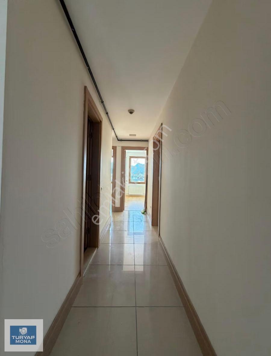 Sahil Bandında Deniz Manzaralı 3+1 Kiralık Daire - Görsel 18