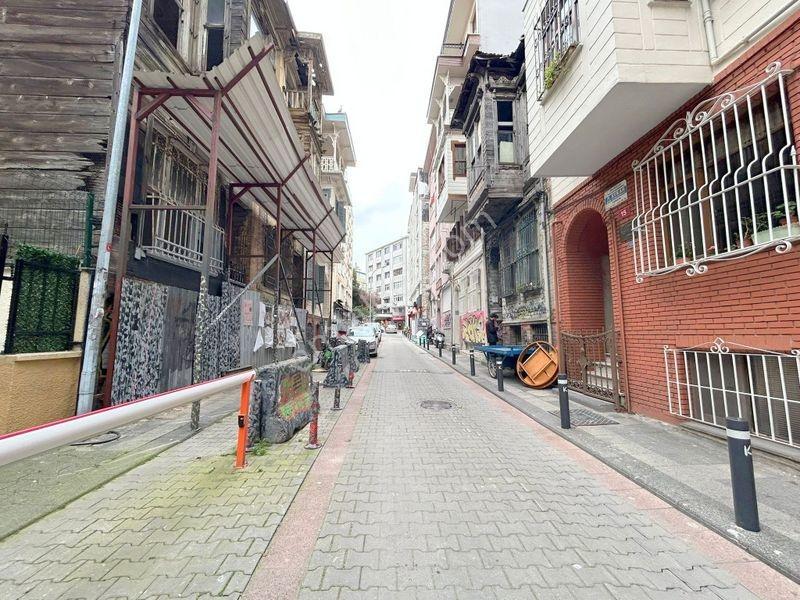 Tülay Özkök'ten Nostaljik Binada Boş Balkonlu Satılık Daire - Görsel 20