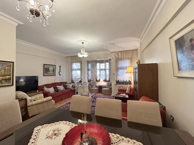 Tülay Özkök'ten Nostaljik Binada Boş Balkonlu Satılık Daire - Görsel 11
