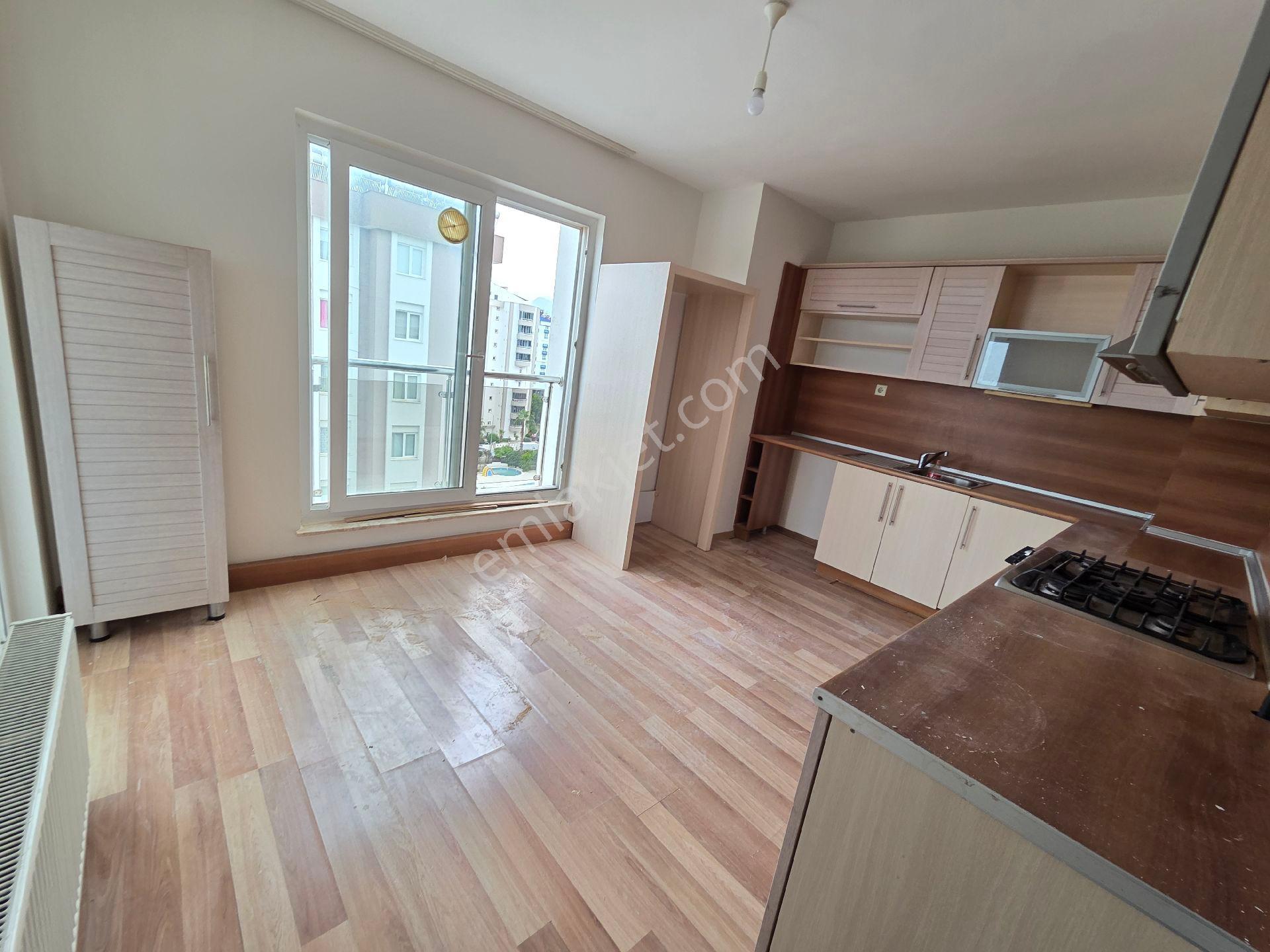 Antalya Konyaaltı Uncalı Mahallesinde Havuzlu Güvenlikli Sitede Doğalgaz Kombili Kiralık 3+1 Daire - Görsel 15