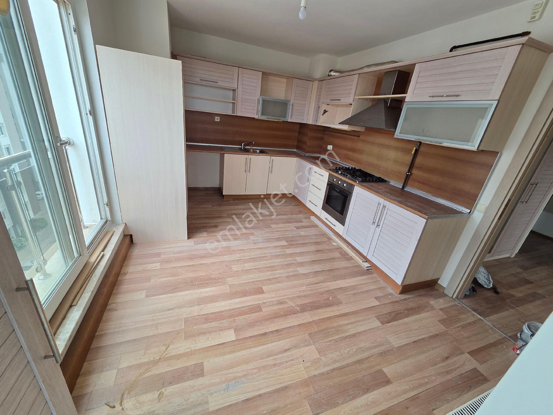 Antalya Konyaaltı Uncalı Mahallesinde Havuzlu Güvenlikli Sitede Doğalgaz Kombili Kiralık 3+1 Daire - Görsel 12