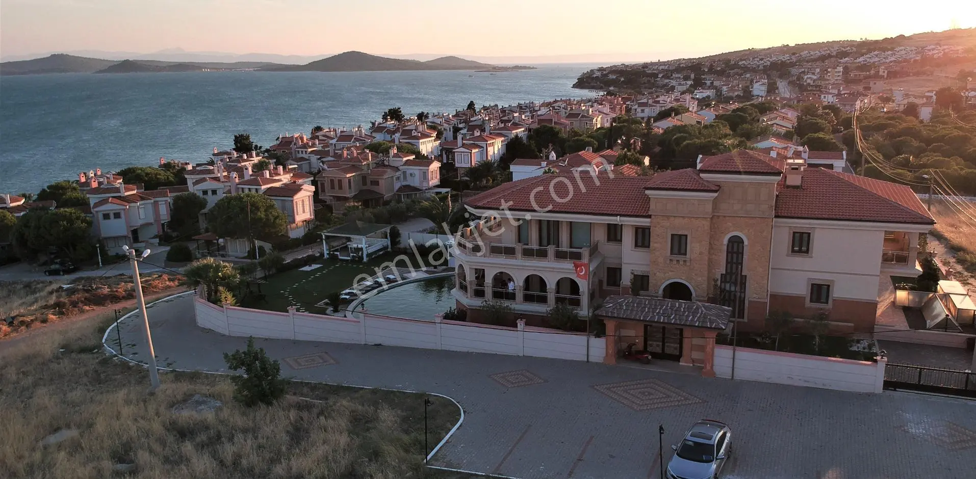 Balıkesir Ayvalık Cunda Da Satılık Muhtesem Malikane.