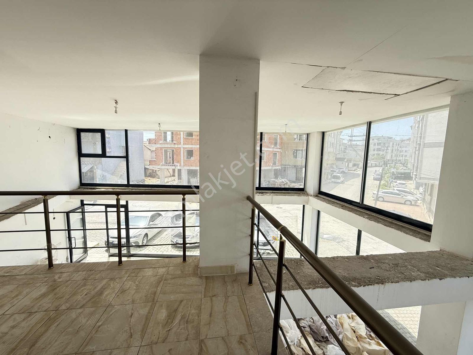 Mevlana Mh.caddeye Paralel Geniş Vitrinli Kiralık 300 M² İş Yeri - Görsel 3