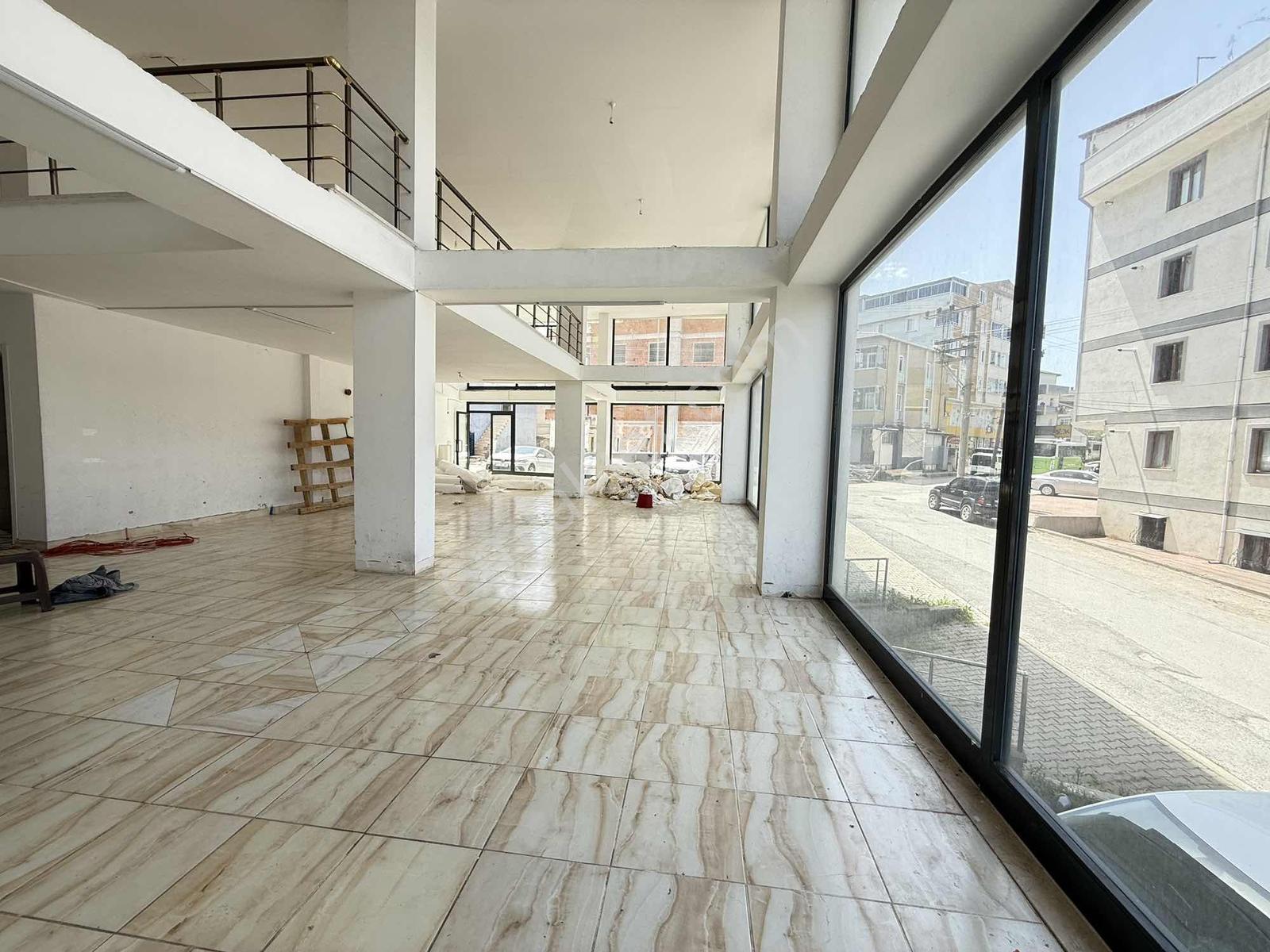 Mevlana Mh.caddeye Paralel Geniş Vitrinli Kiralık 300 M² İş Yeri - Görsel 8