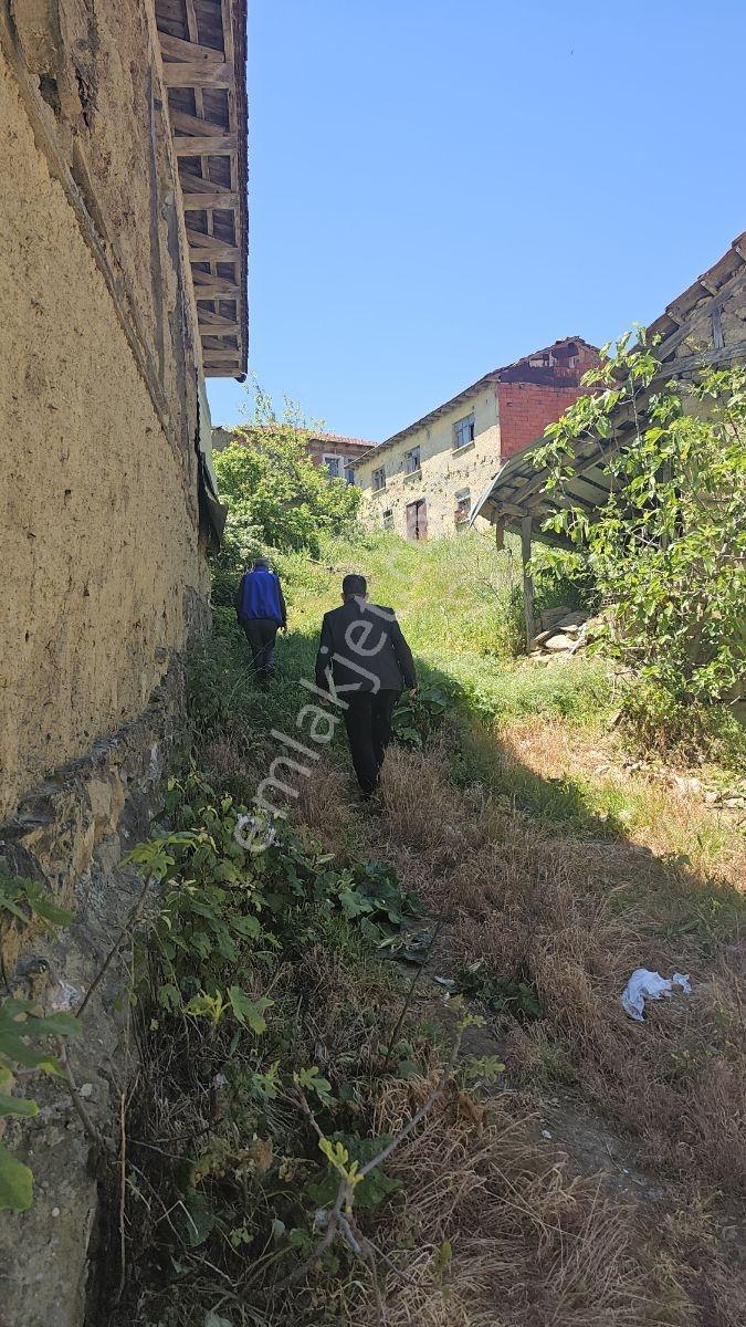 143m Köy İci İmarlı Harika Fiyat İcinde Eski Köy Evi Bulunmaktad - Görsel 9