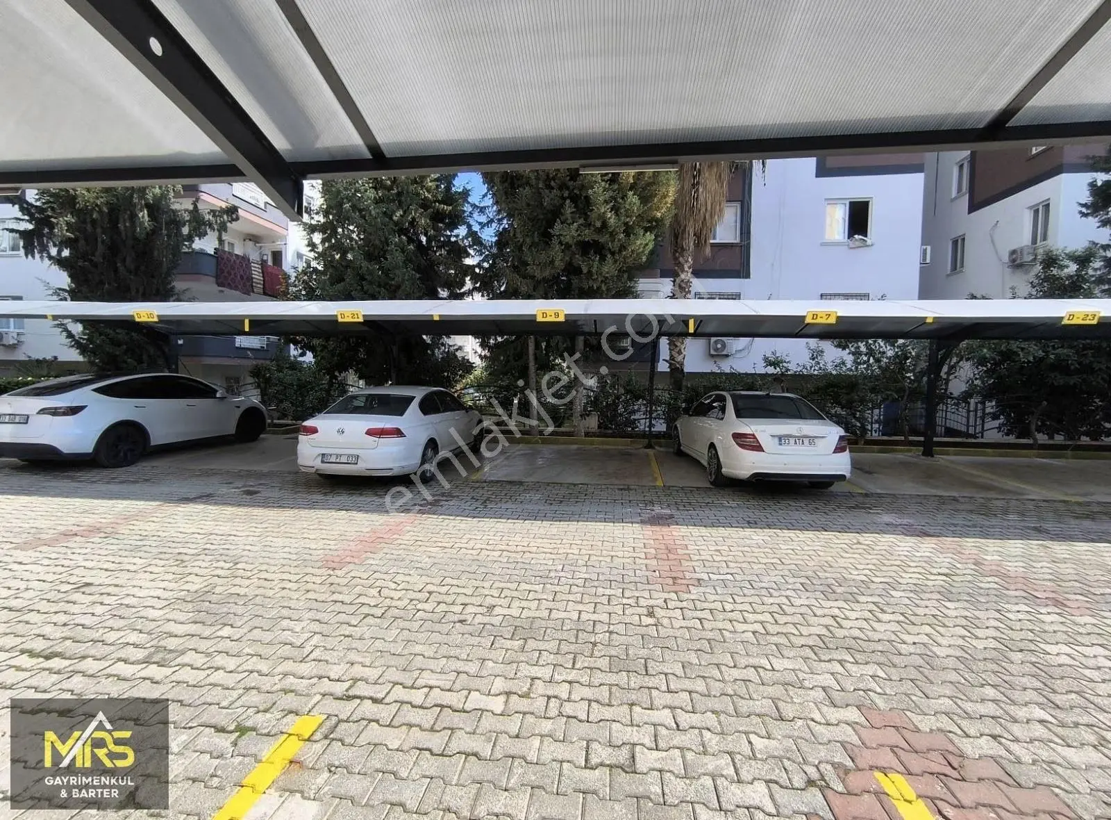 Mrs Gayrimenkulden Viranşehirde Satılık 280m2 4+1 Arakat Geniş D - Görsel 2