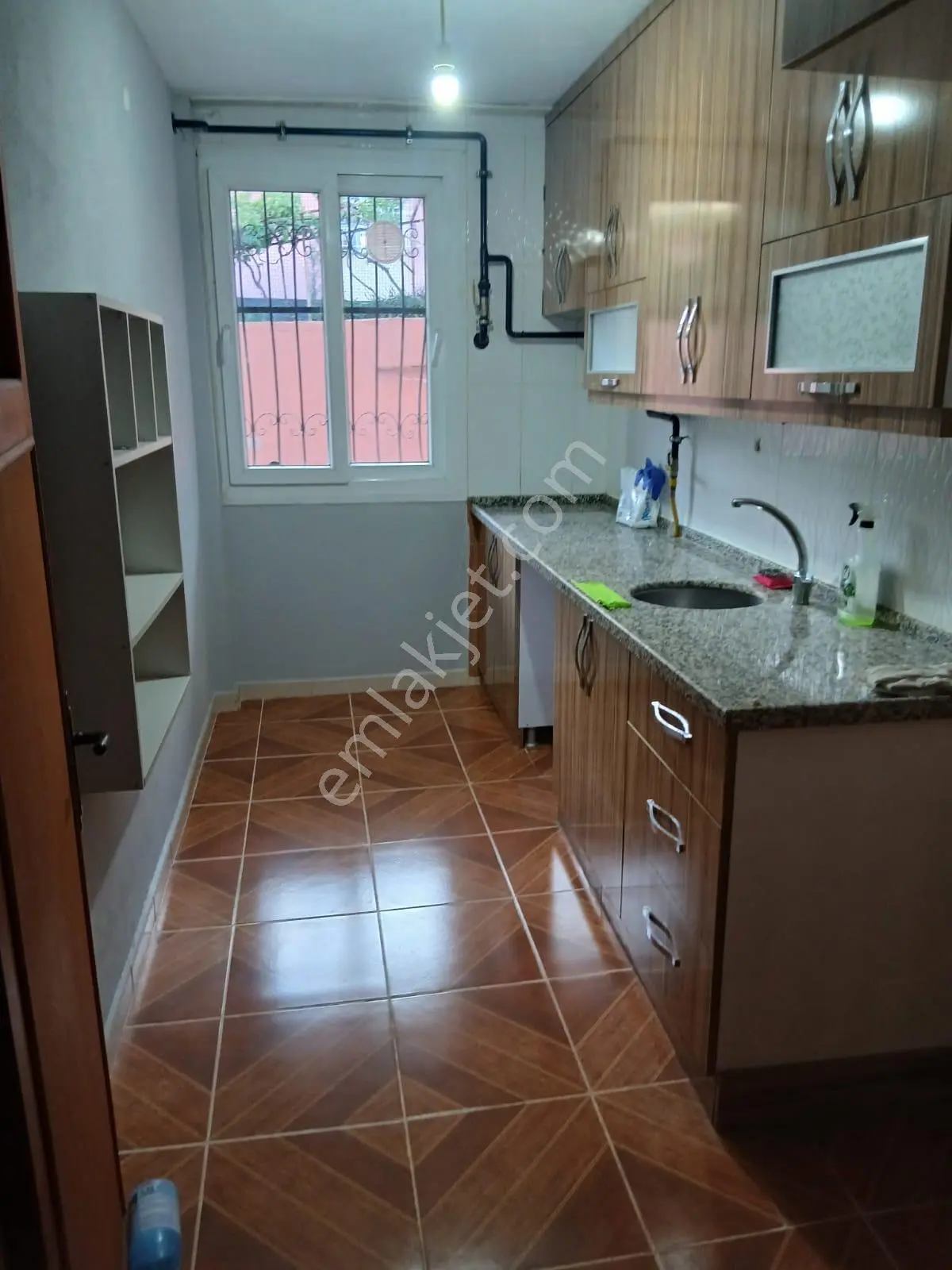 Adana Sarıçamda Kozan Yoluna Yakın 1+1 Kiralık Doğalgaz Sobalı Fırsat Daire