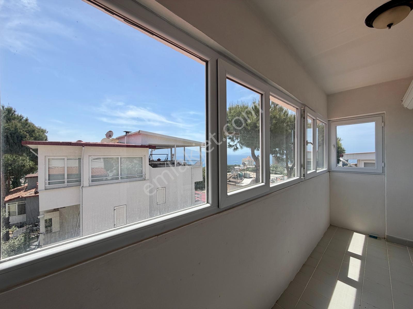 Deniz Manzaralı Yaz /kış Yaşamaya Uygun 4+1 Villa - Görsel 6