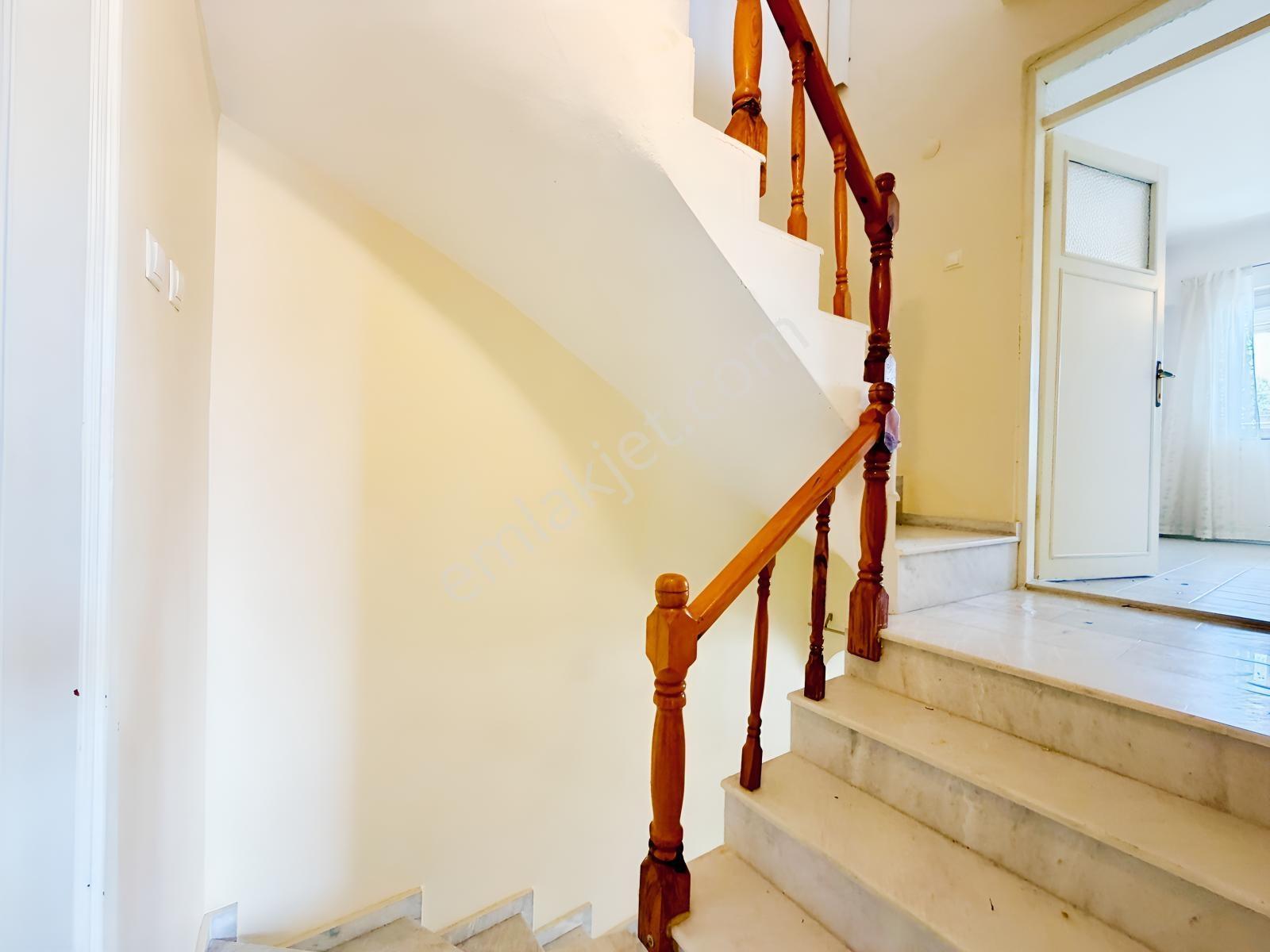 Deniz Manzaralı Yaz /kış Yaşamaya Uygun 4+1 Villa - Görsel 14