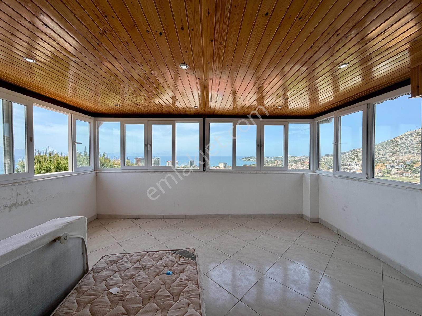 Deniz Manzaralı Yaz /kış Yaşamaya Uygun 4+1 Villa - Görsel 9