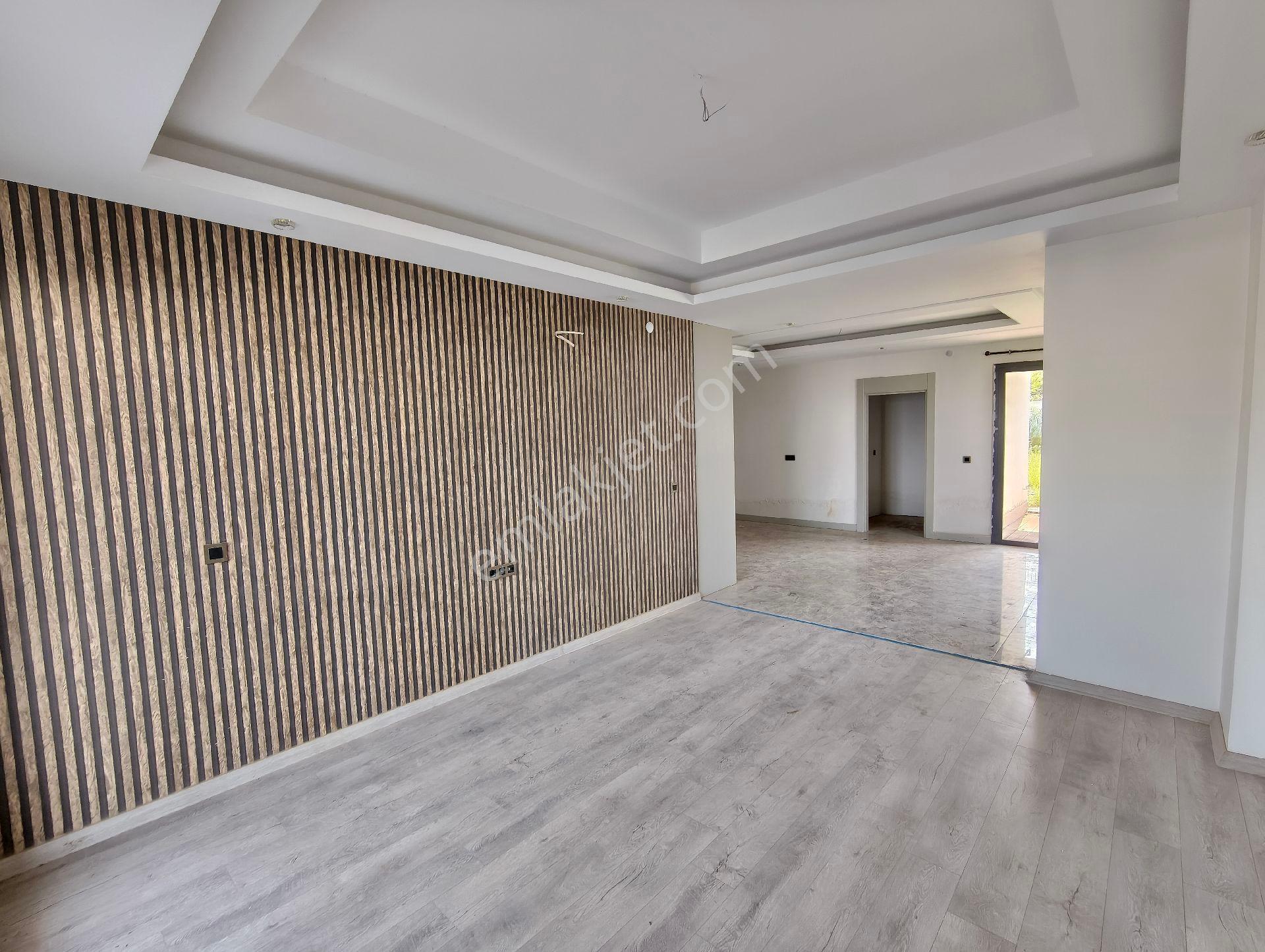 Doktorlar Sitesinde Satılık Büyük Tip Lüks Villa - Görsel 24