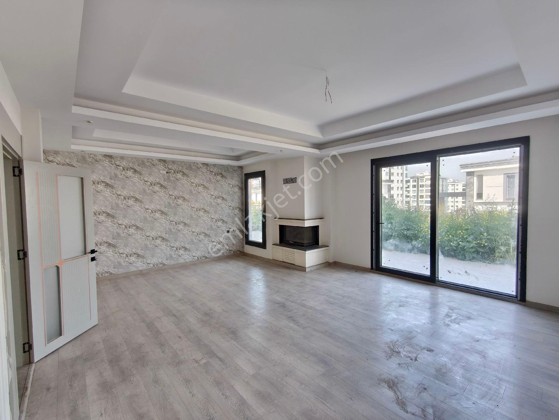 Doktorlar Sitesinde Satılık Büyük Tip Lüks Villa - Görsel 26