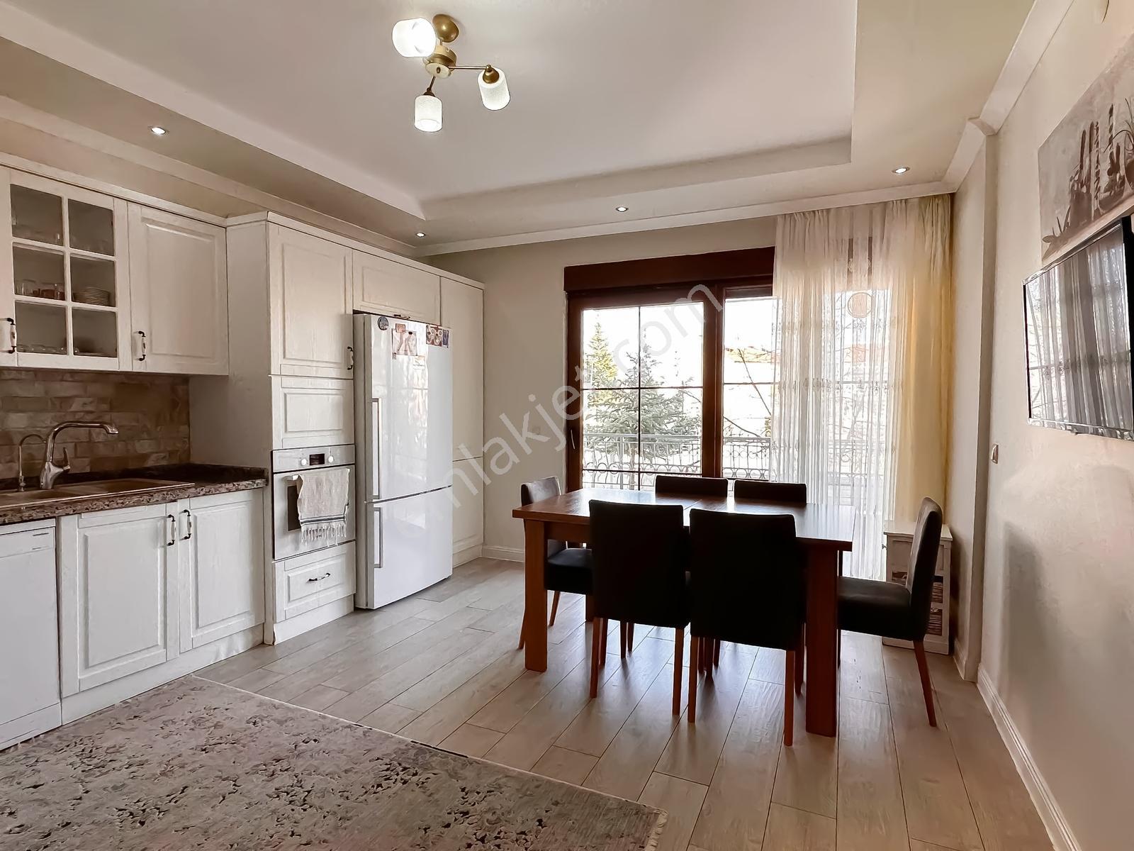Villa Tadında, 4+2 Satılık Müstakil Ev - Görsel 10