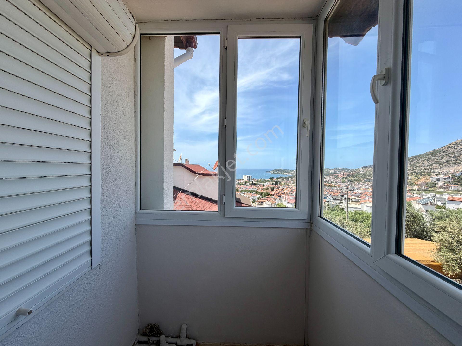 Deniz Manzaralı Yaz /kış Yaşamaya Uygun 4+1 Villa - Görsel 13