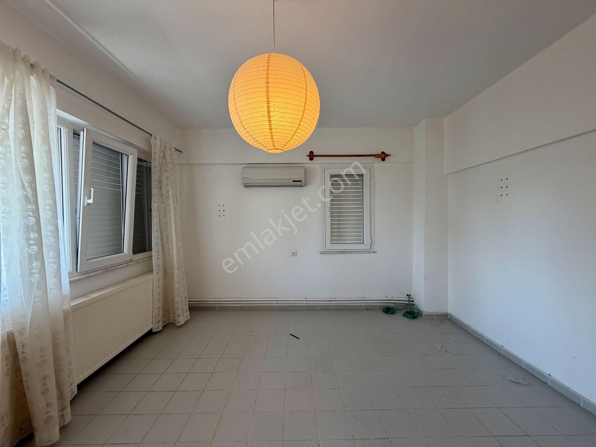 Deniz Manzaralı Yaz /kış Yaşamaya Uygun 4+1 Villa - Görsel 7