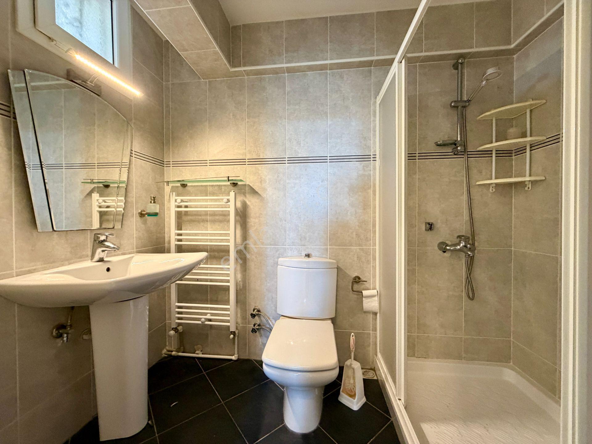 Deniz Manzaralı Yaz /kış Yaşamaya Uygun 4+1 Villa - Görsel 15