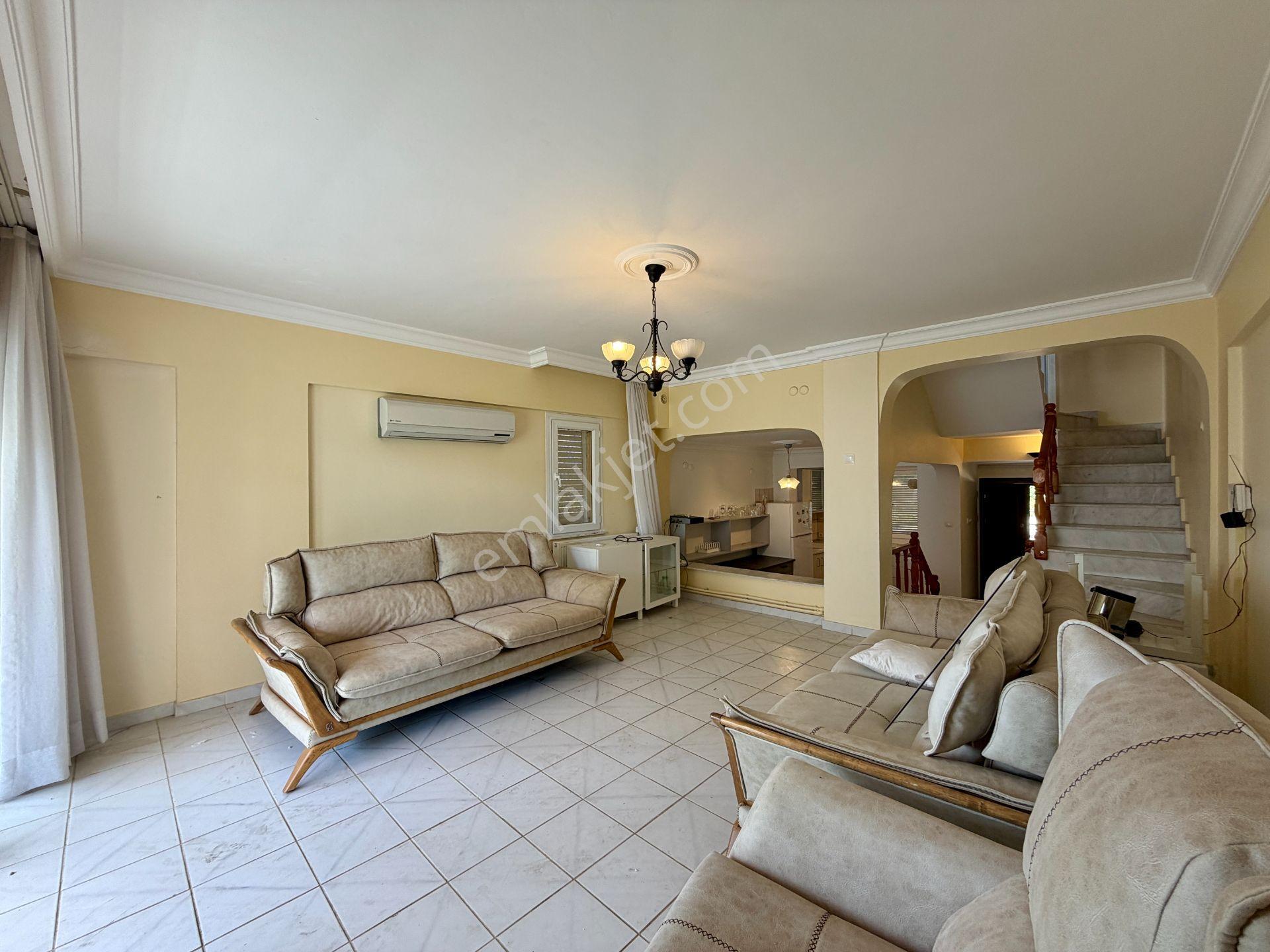 Deniz Manzaralı Yaz /kış Yaşamaya Uygun 4+1 Villa - Görsel 21