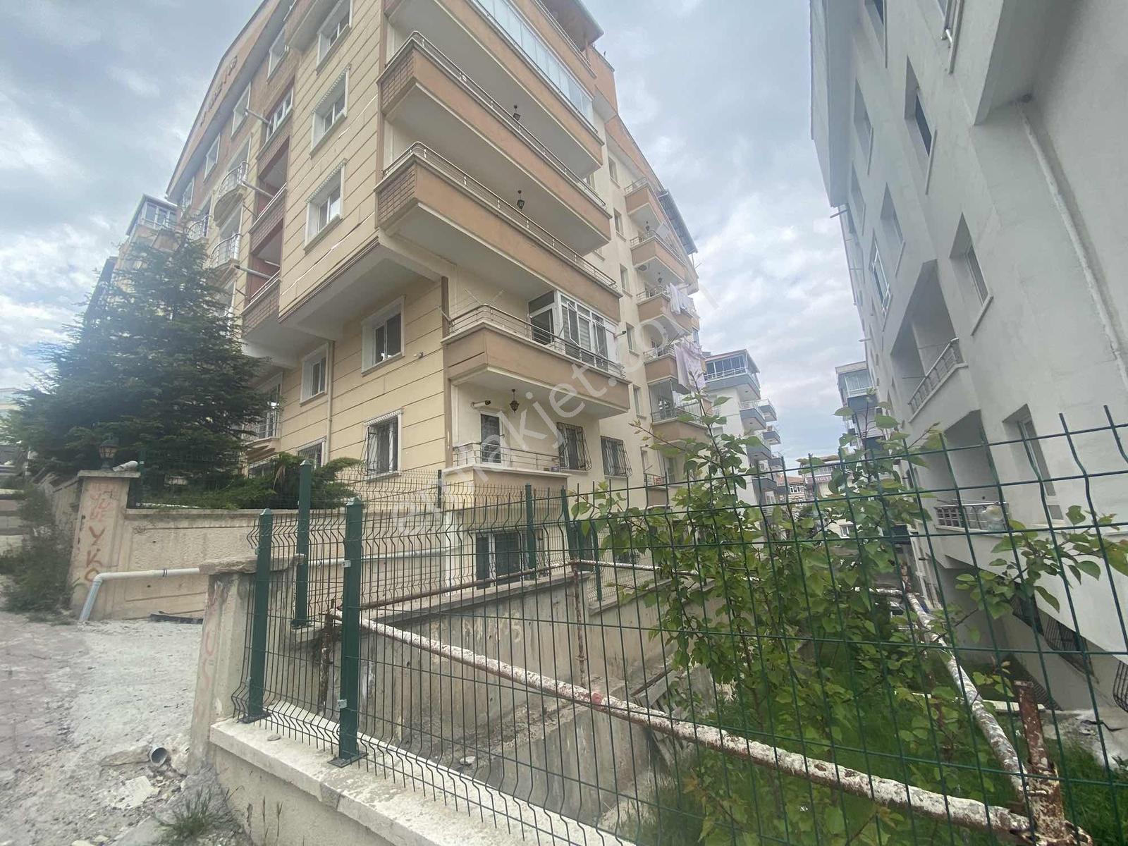 Alsancak' Da Ara Kat Masrafsız Geniş Satılık 3+1 Daire - Görsel 29