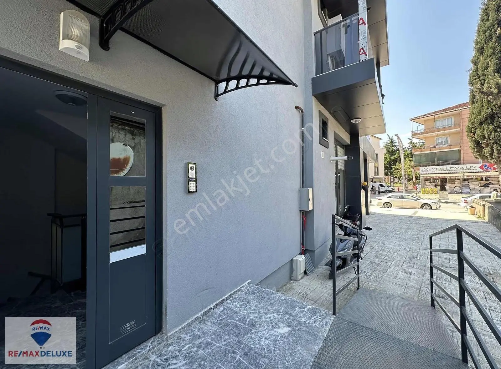 Yeşilova Turan Güneş Caddesinde Kiralık Ofis İşyeri