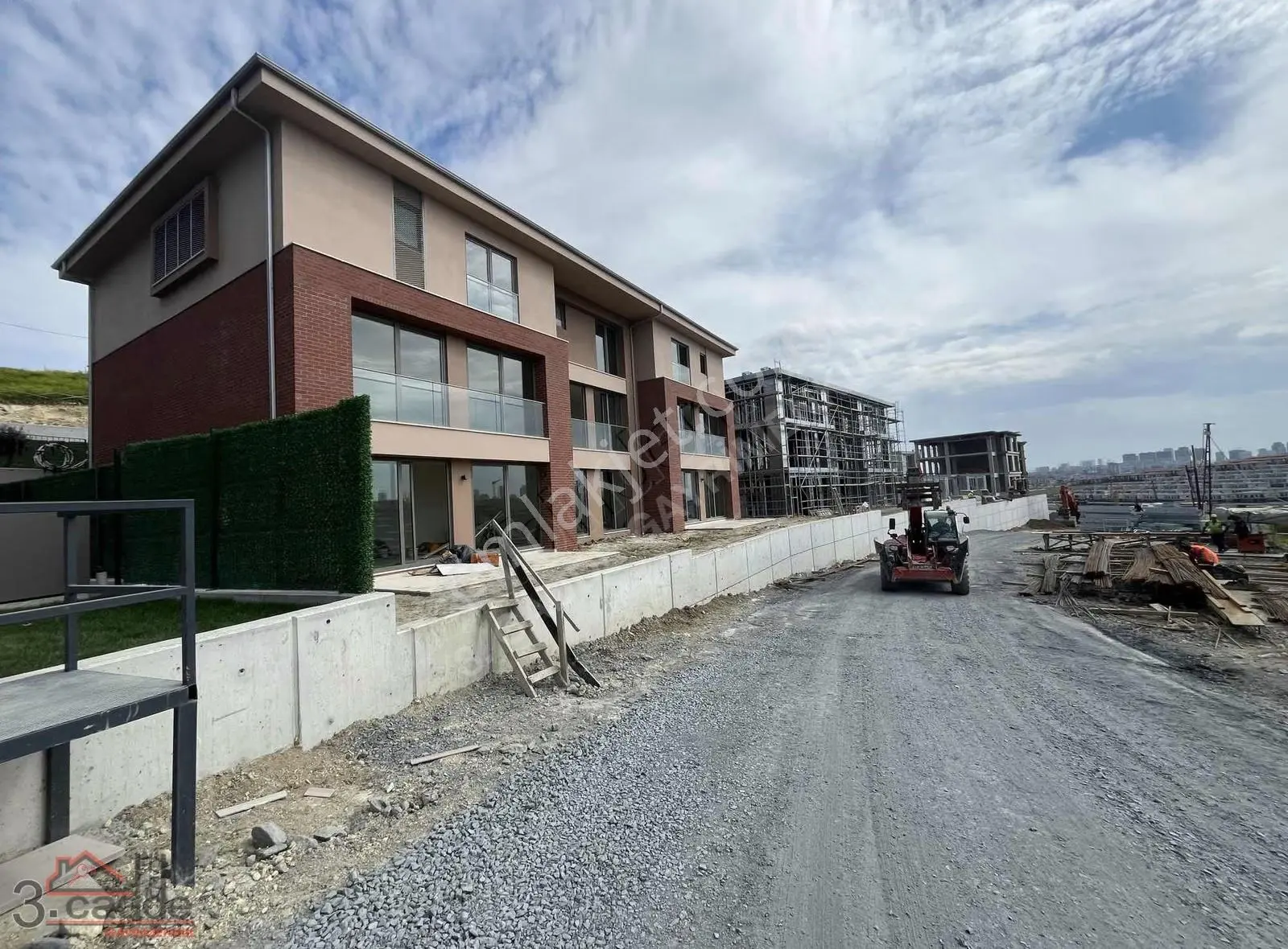 Günbatımı Evleri 3+1 Flat C Tipi Şerefiyeli Konumda Bahçeli Flat
