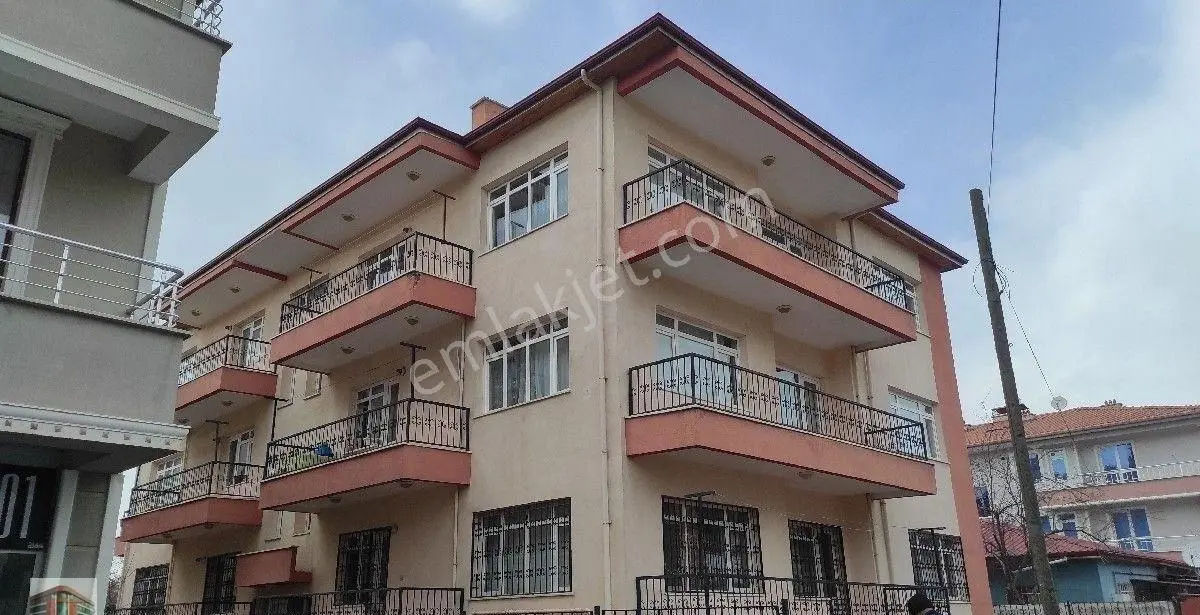 Bedir 🏠 Emlak'tan. İnönü Mahlesinde. Satilk Daire