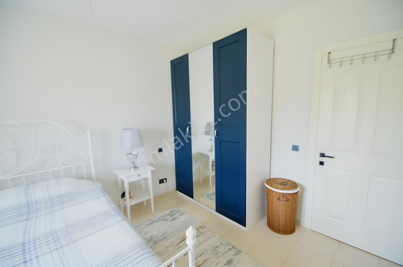 Çeşme Ardıç'ta Sezonluk Kiralık Havuzlu Sitede 3+1 Villa - Görsel 24