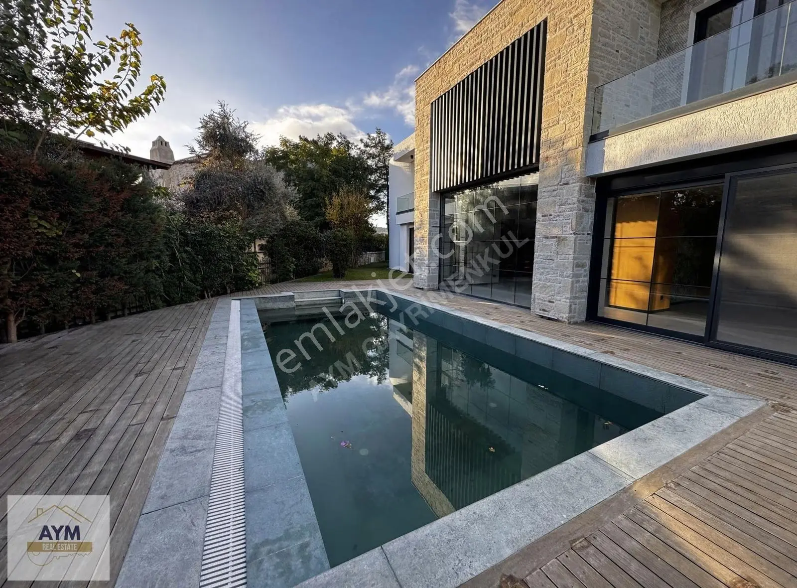 Bodrum Bitez Merkez Tam Müstakil Özel Havuzlu 6+1 Lüks Villa