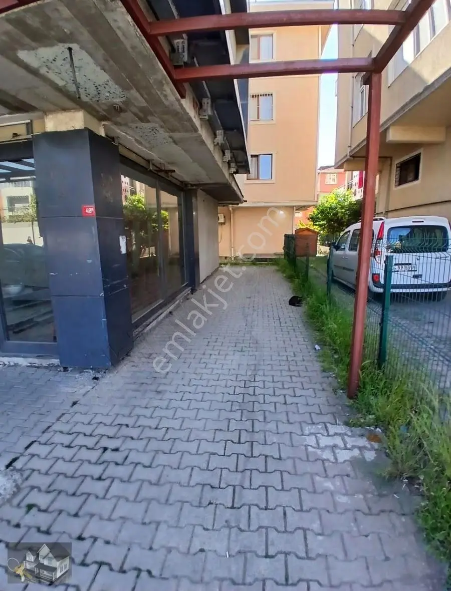 Sancaktepe Sevenler Caddesi Hareketli Lokasyonda Kiralık Dükkan - Görsel 2