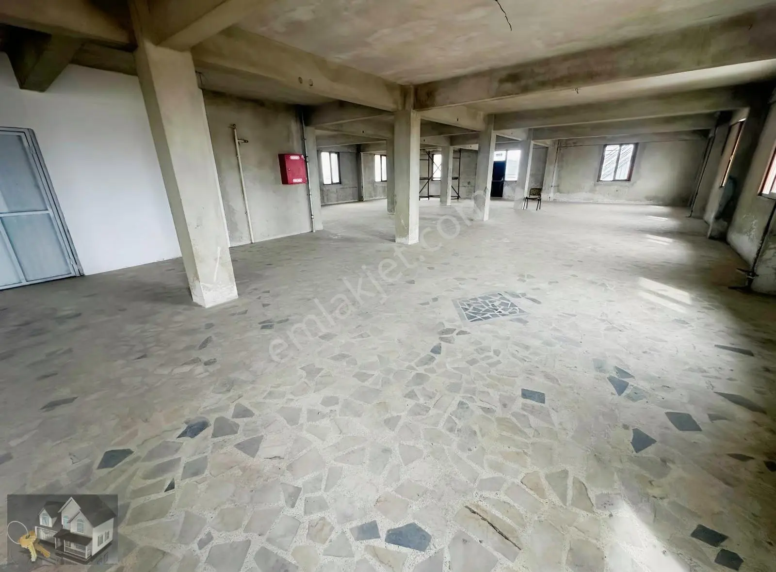 Sancaktepe Samandıra Merkezde 500 M2 Komple Kiralık Kat
