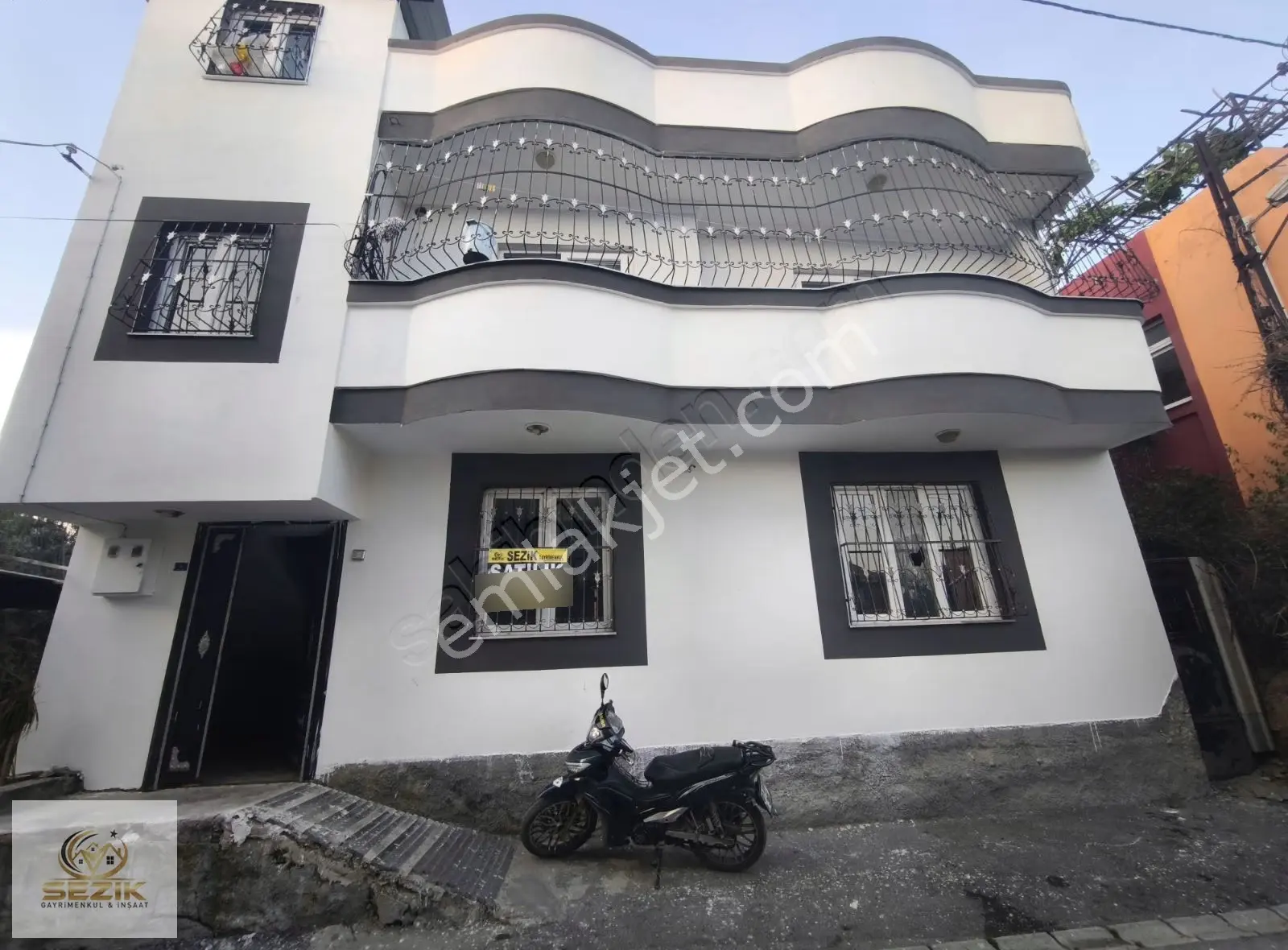 Şakirpaşa Uçak Mahallesi Ana Caddeye 2.parsel 130 M2 Tek Tapu