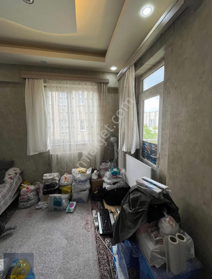 Binevler Civarı 1+1 Balkonlu Kiracılı Satılık Stüdyo Daire