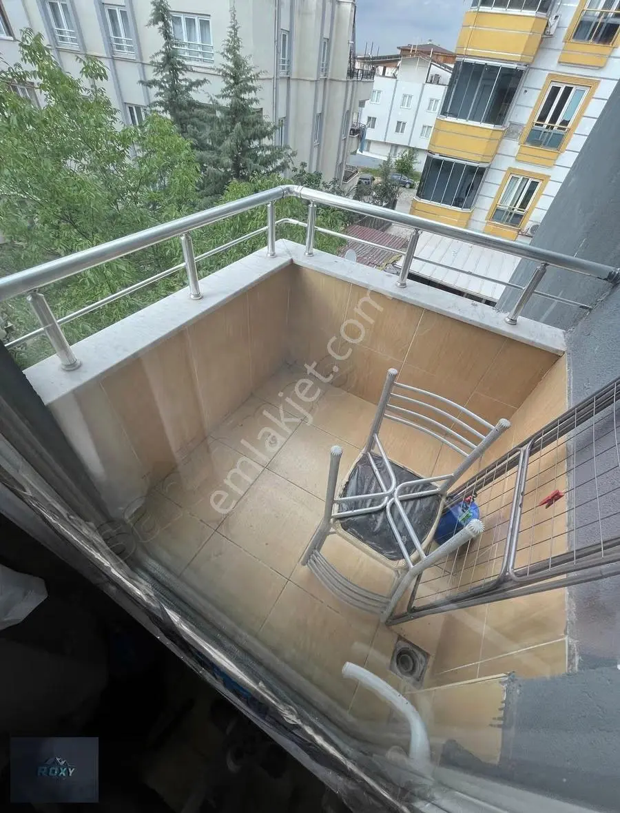 Binevler Civarı 1+1 Balkonlu Kiracılı Satılık Stüdyo Daire - Görsel 3