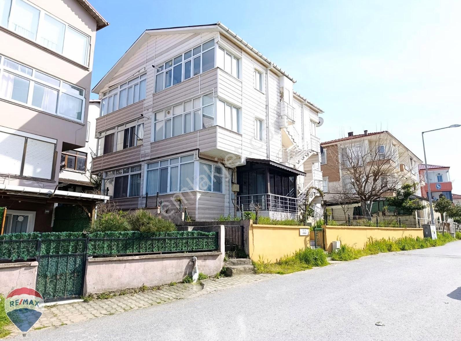 Re/max Mavi'den Deniz Manzaralı Mutfak Ayrı 3+1 Bahçeli Dubleks - Görsel 16