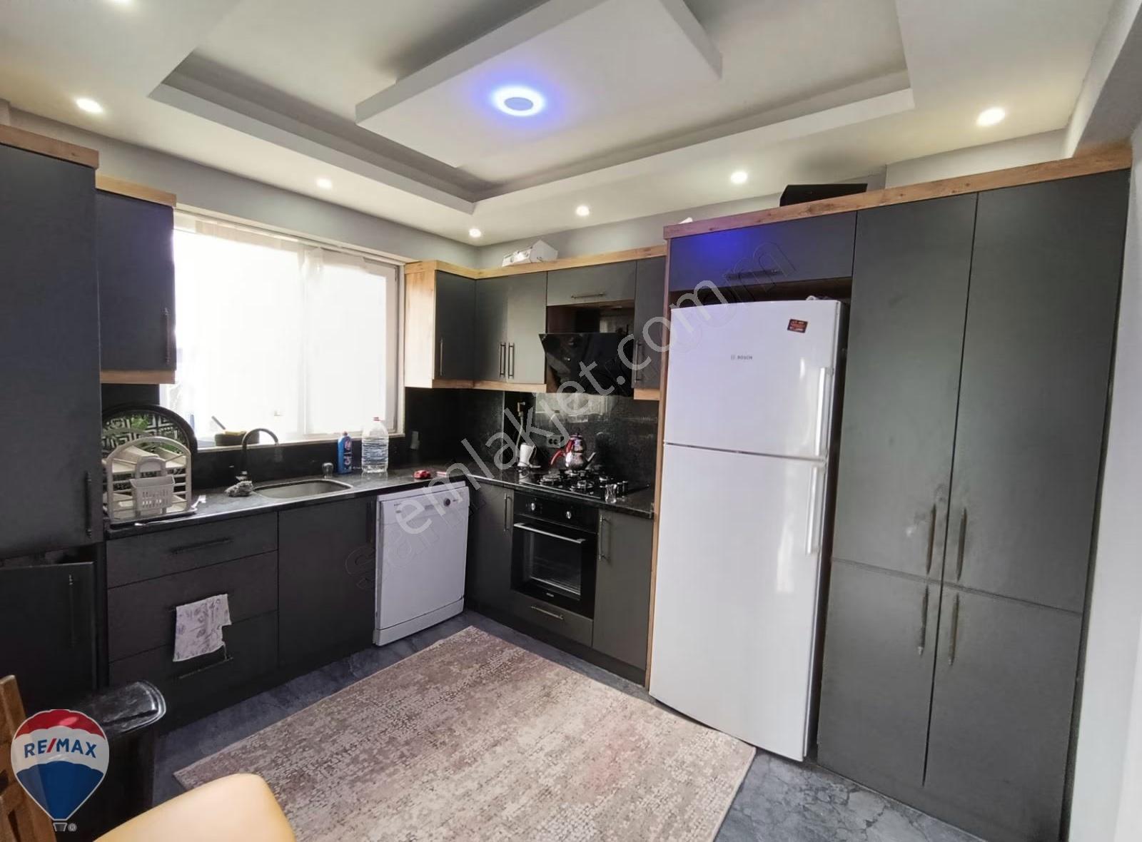 Re/max Mavi'den Müstakil Bahceli Havuzlu Mut. Ayrı Köşe Villa - Görsel 7