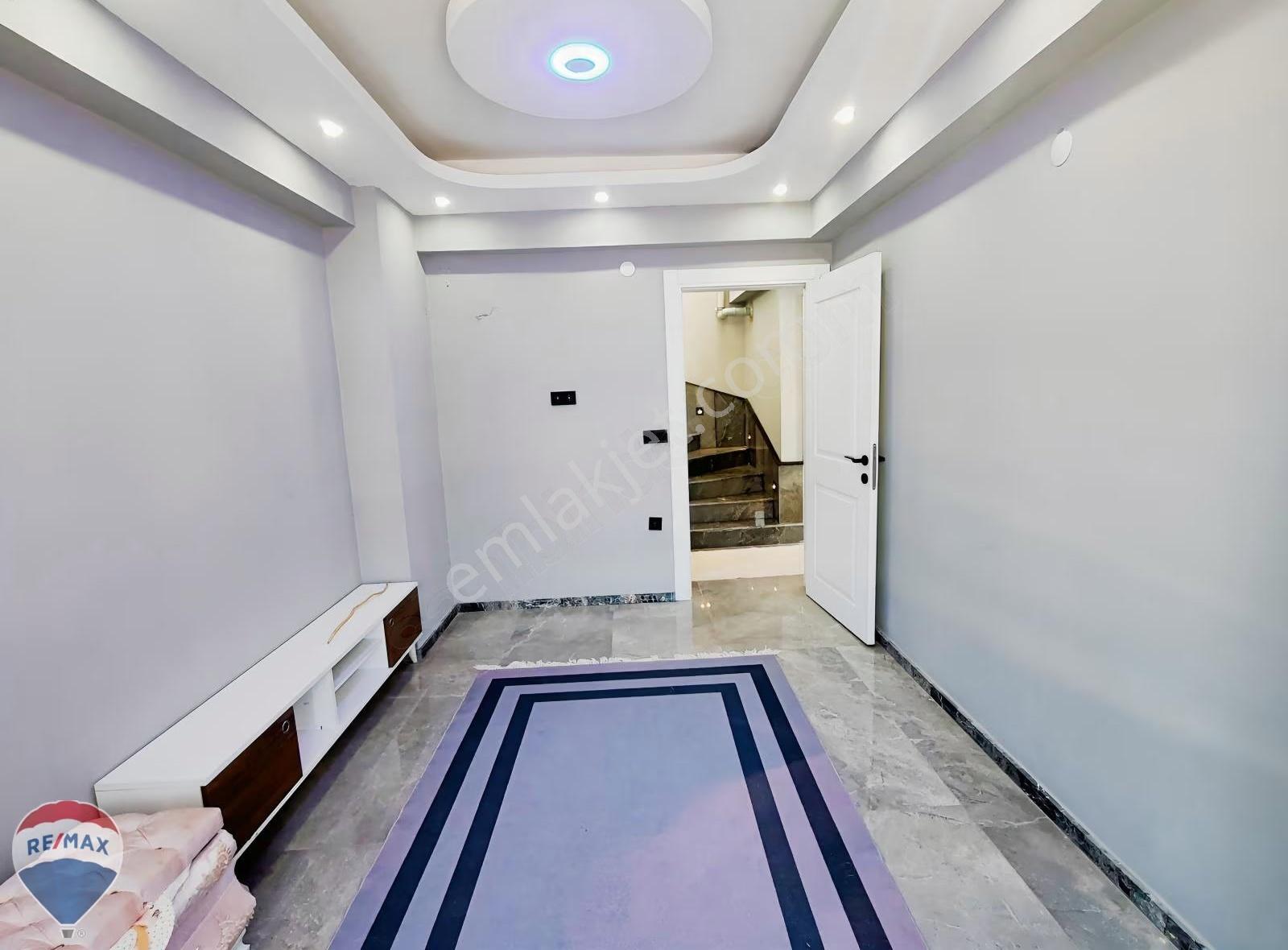 Re/max Mavi'den Müstakil Bahceli Havuzlu Mut. Ayrı Köşe Villa - Görsel 21