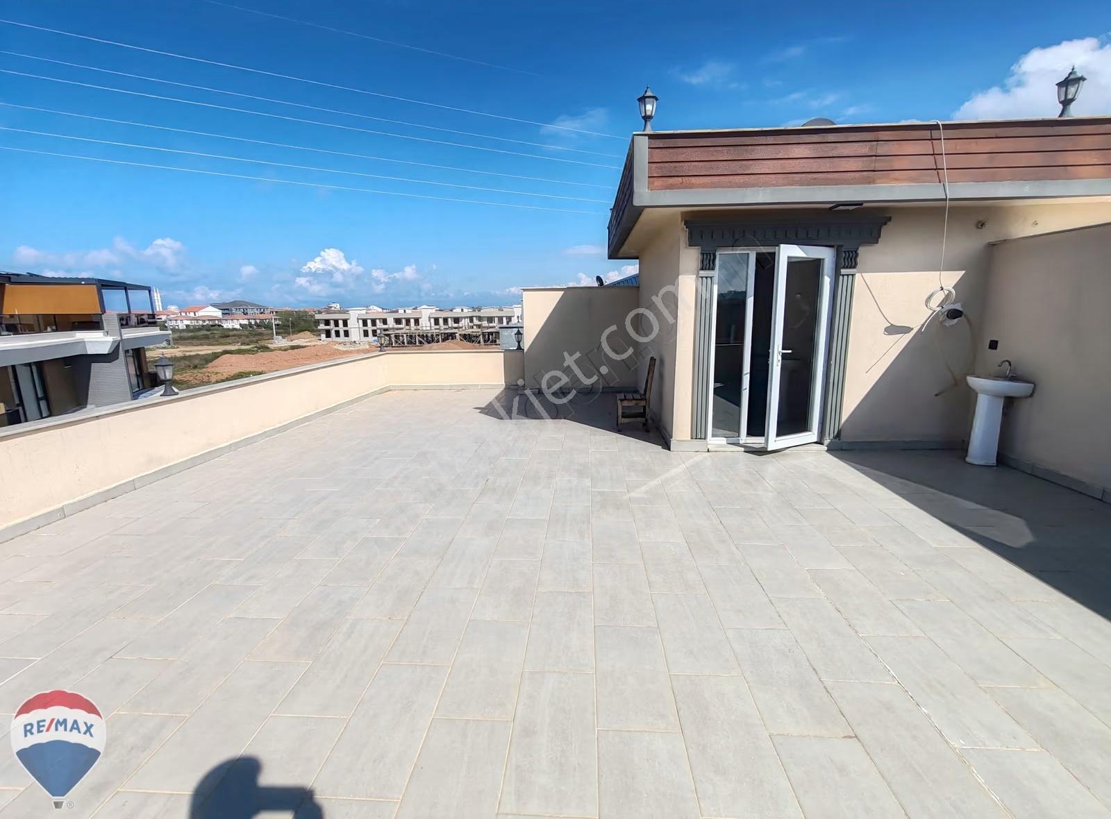 Re/max Mavi'den Müstakil Bahceli Havuzlu Mut. Ayrı Köşe Villa - Görsel 28